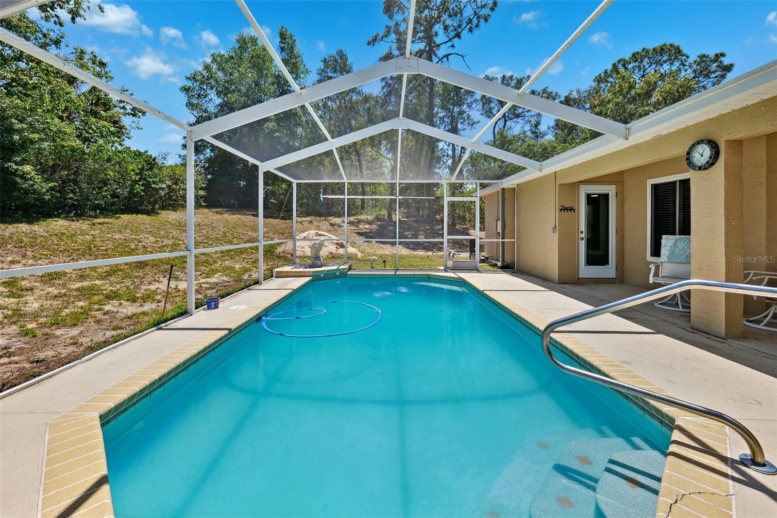 Listing photo id 8 for 13040 Hanley Drive