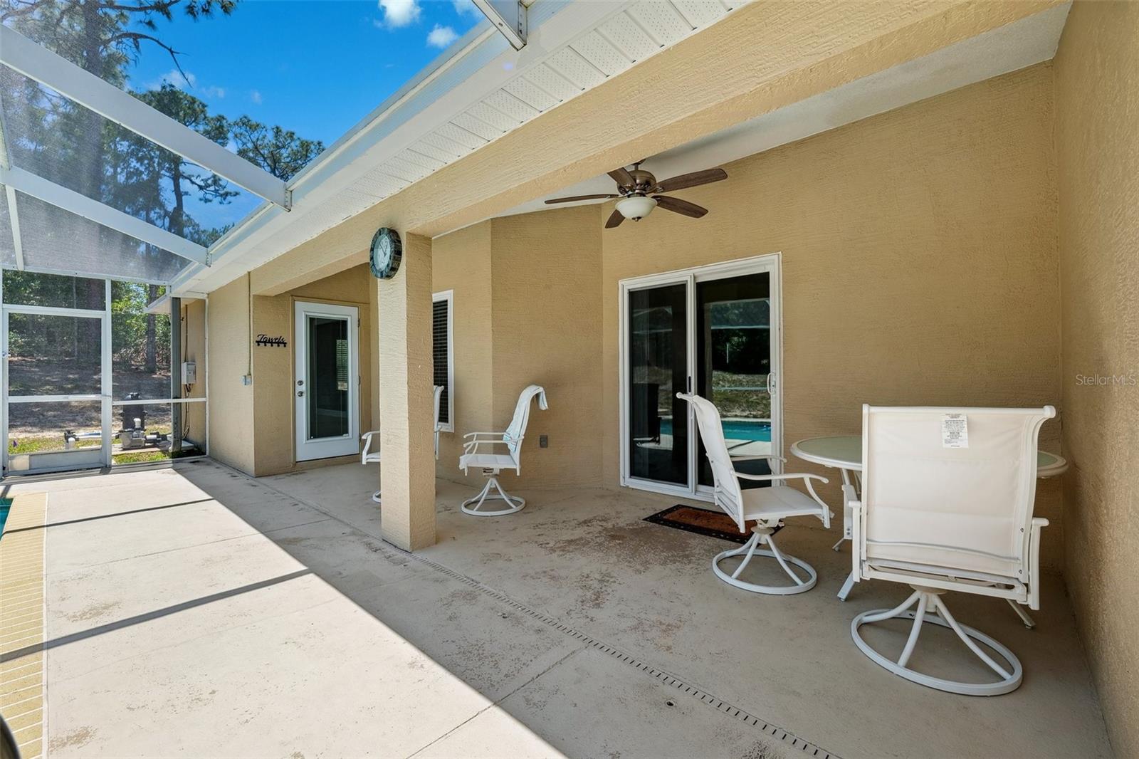 Listing photo id 9 for 13040 Hanley Drive