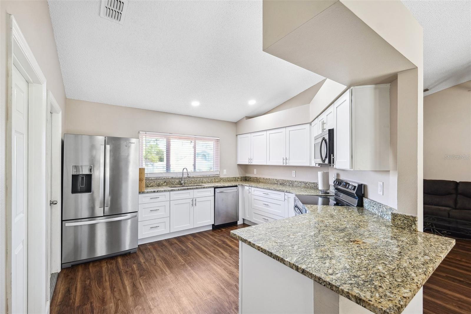 Listing photo id 0 for 13040 Hanley Drive