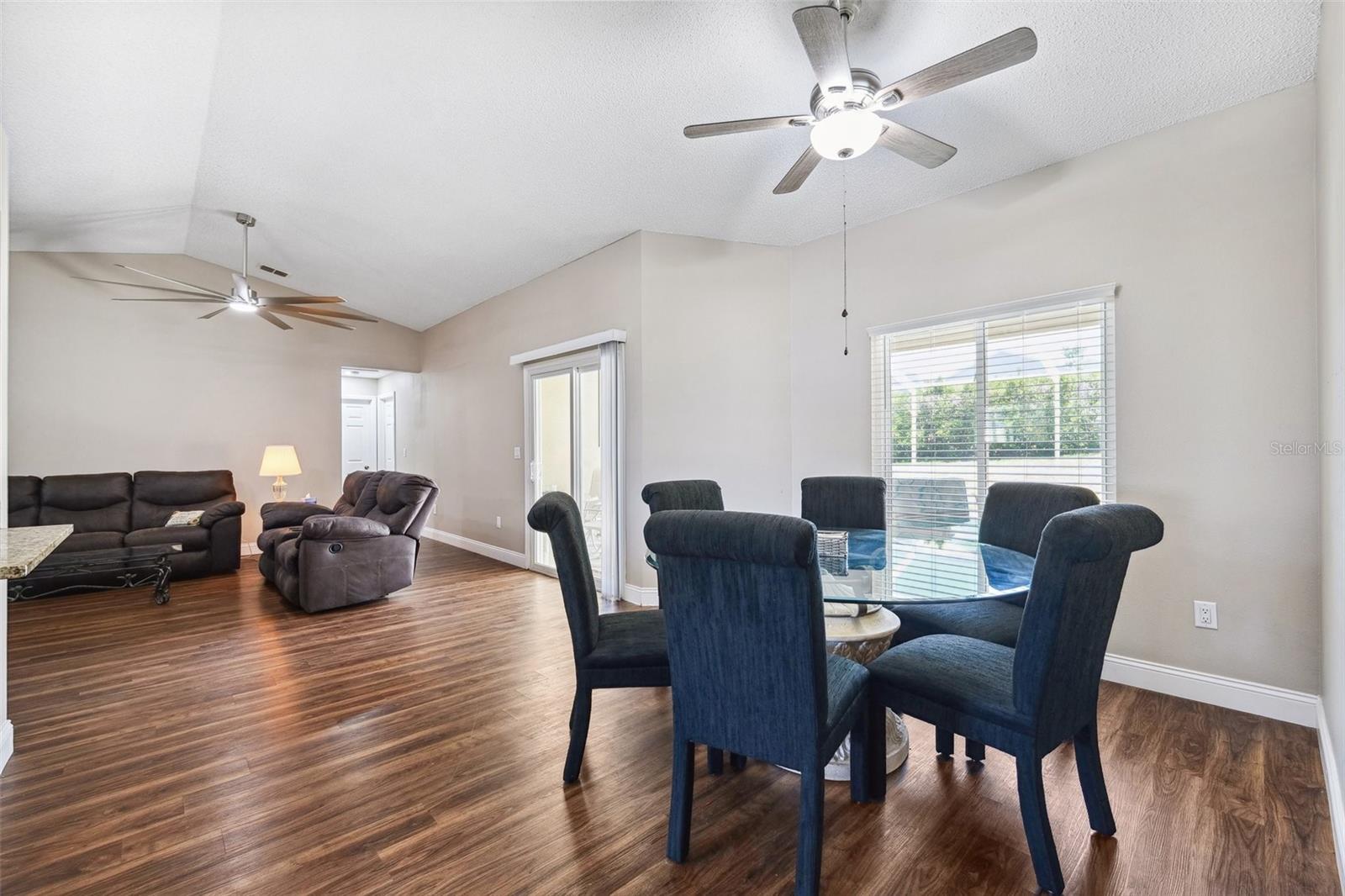 Listing photo id 25 for 13040 Hanley Drive