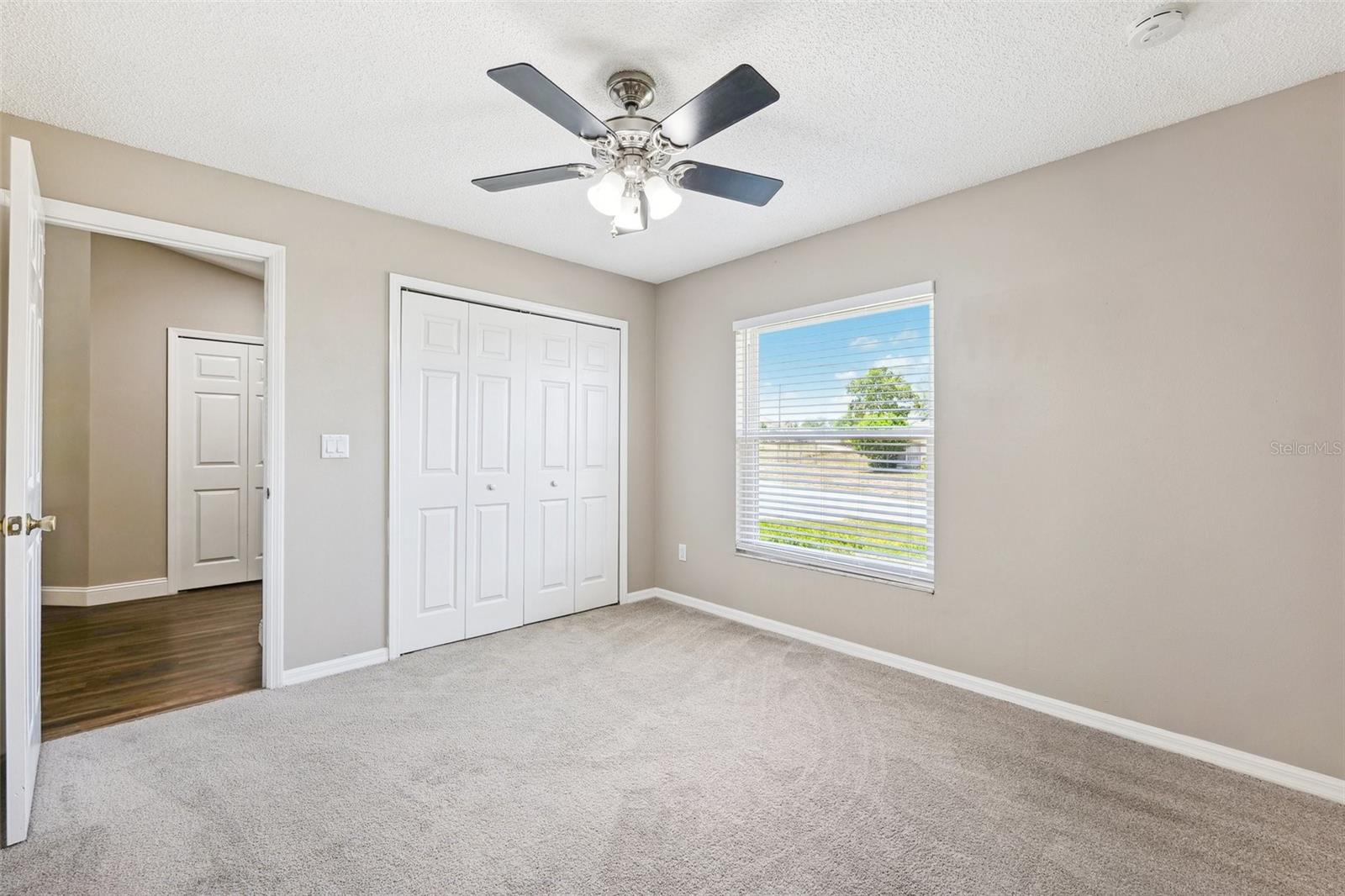 Listing photo id 5 for 13040 Hanley Drive