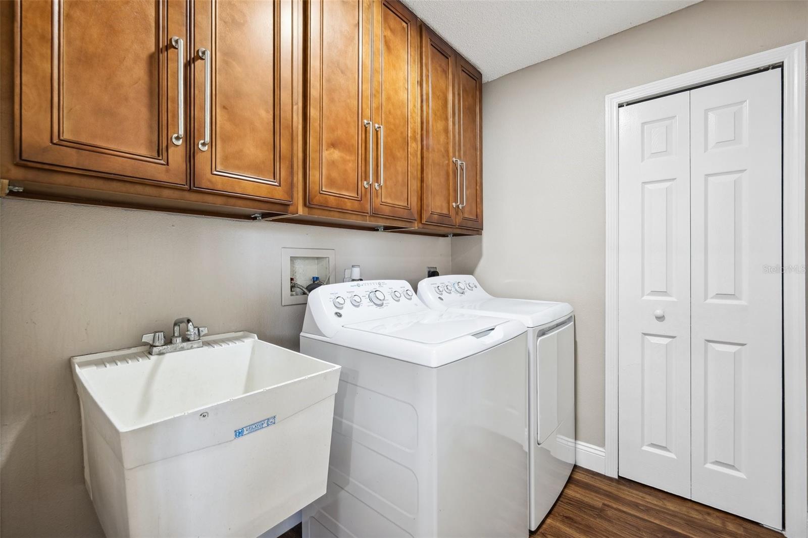 Listing photo id 6 for 13040 Hanley Drive