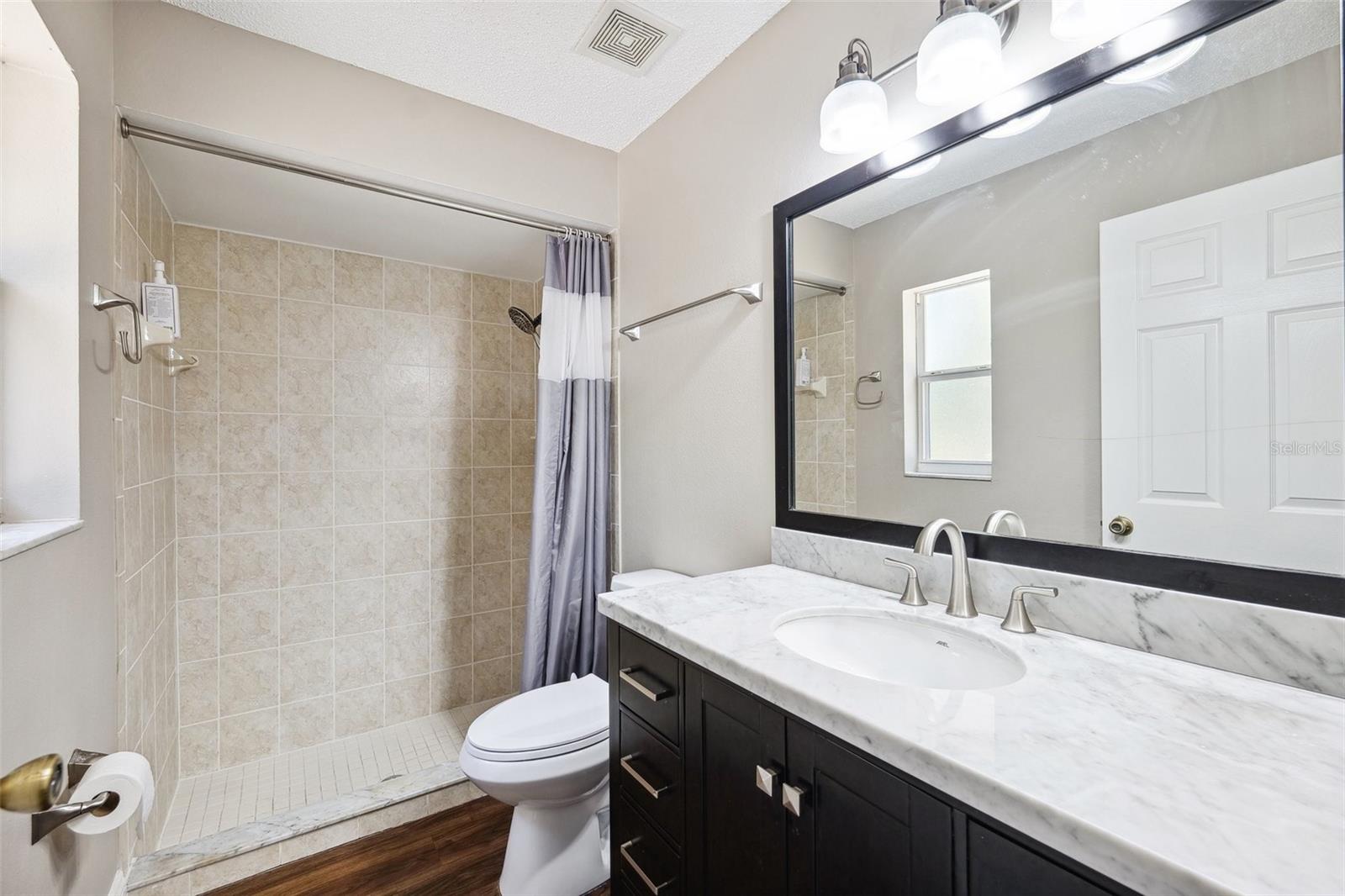 Listing photo id 7 for 13040 Hanley Drive
