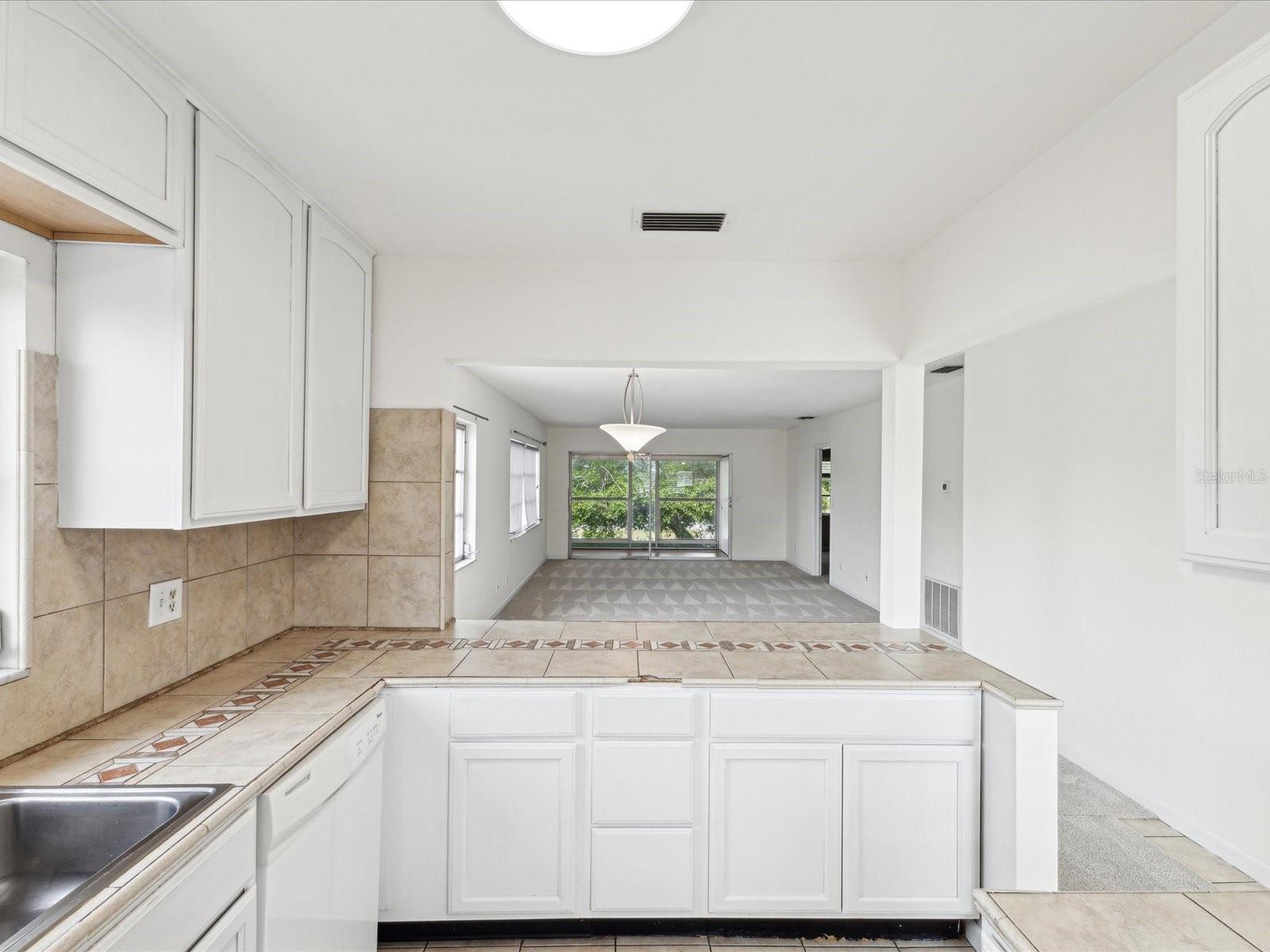 Image 4 of 31 For 128 Brandy Wine Drive