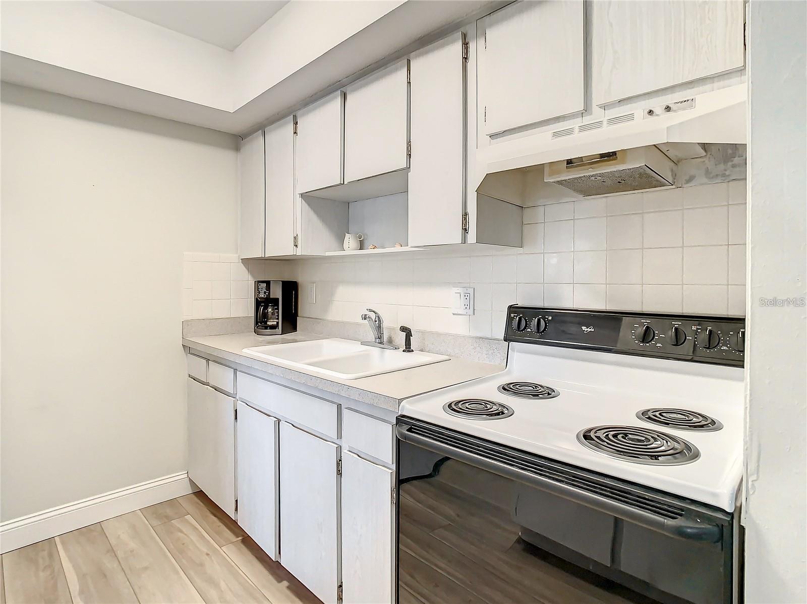 Image 5 of 24 For 841 Patricia Avenue 103