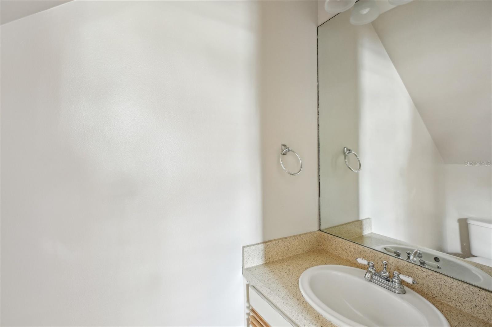 Image 16 of 30 For 8101 Interbay Boulevard A
