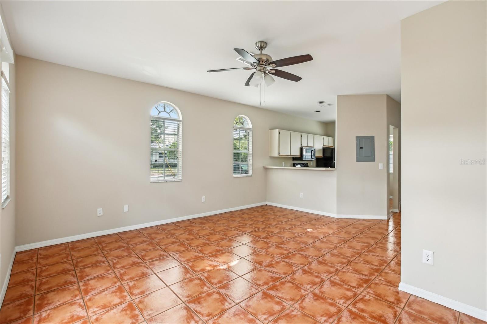 Image 7 of 30 For 8101 Interbay Boulevard A