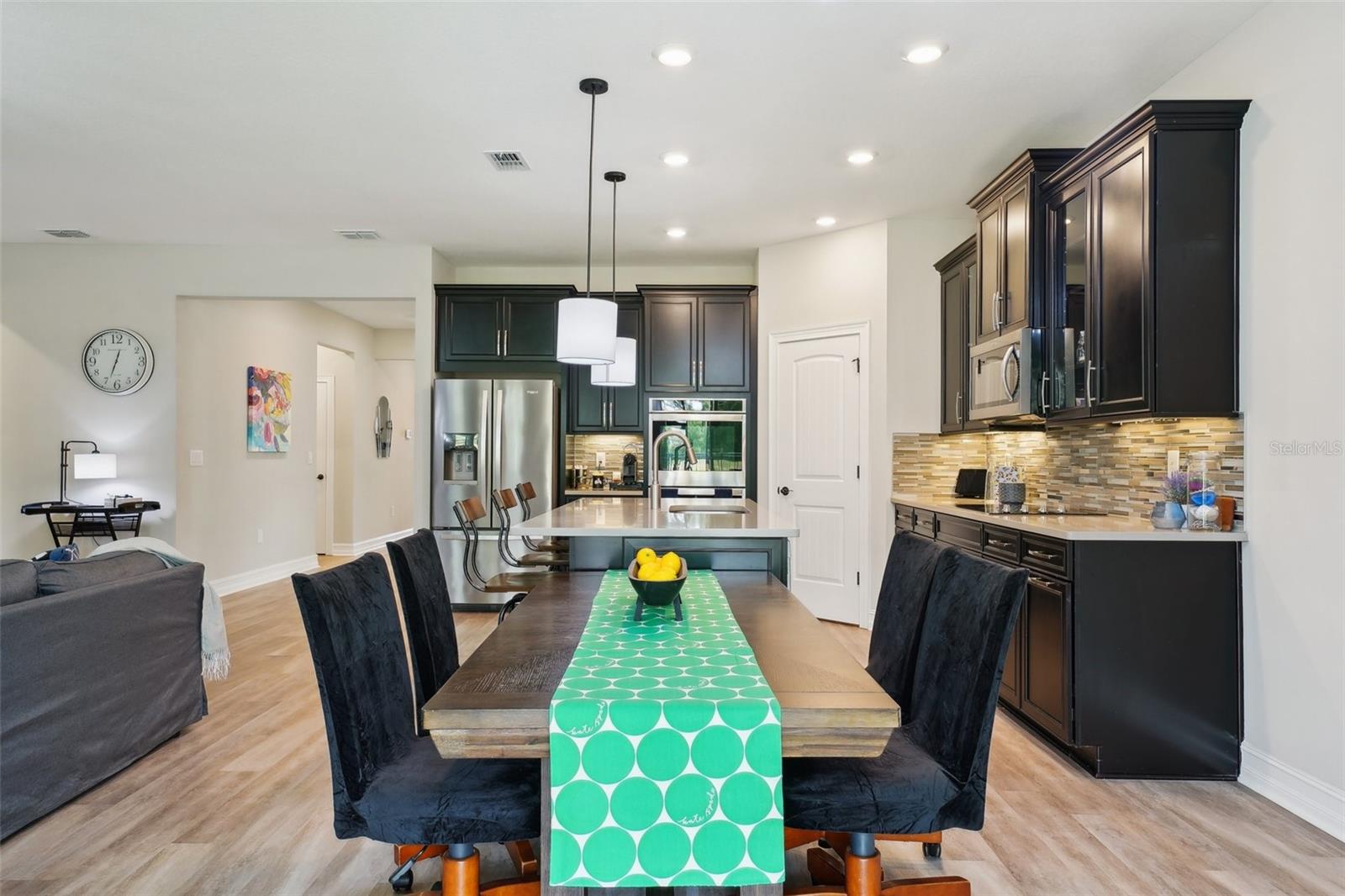 Listing photo id 8 for 10736 Whitland Grove Drive