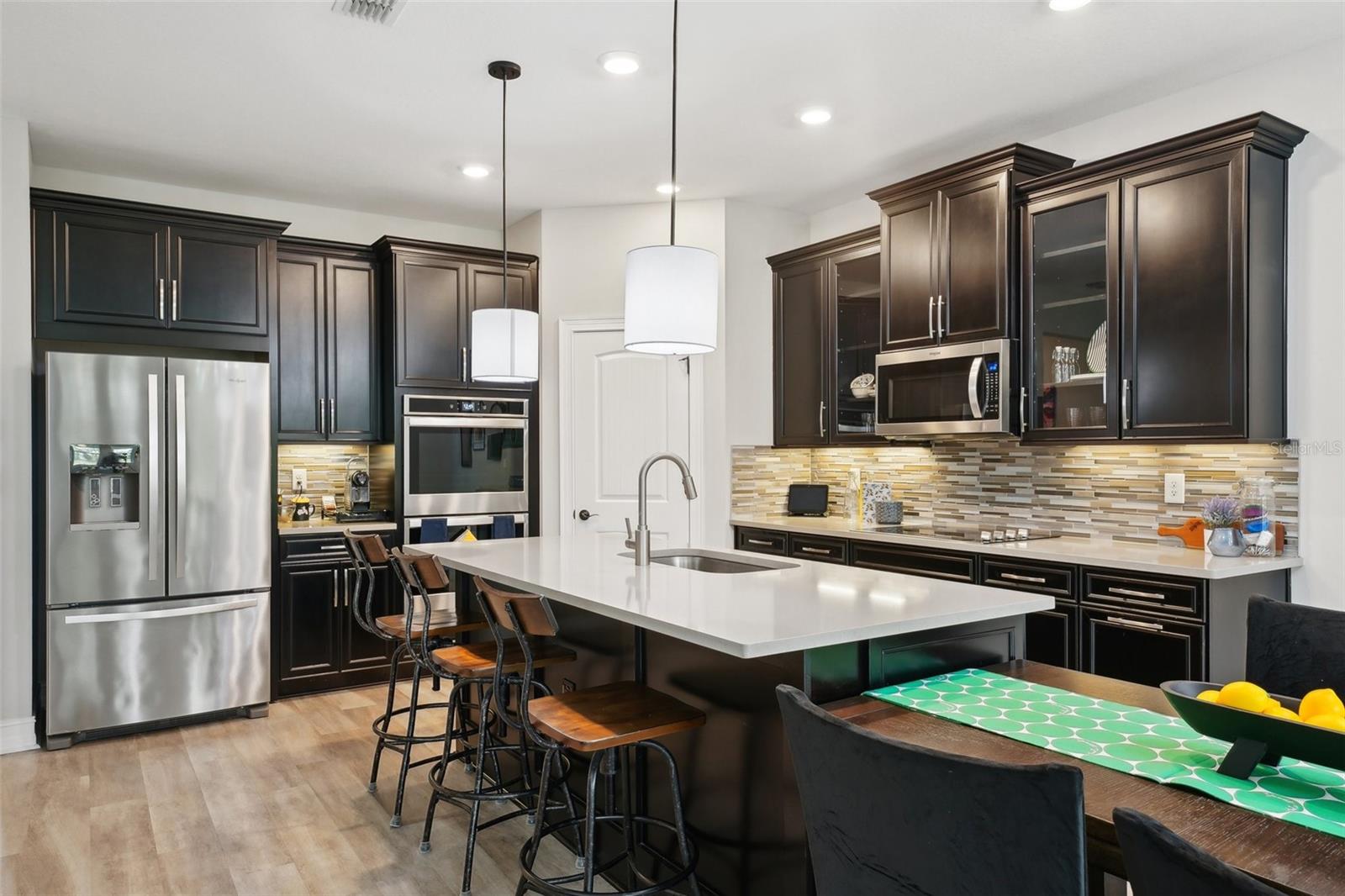 Listing photo id 12 for 10736 Whitland Grove Drive