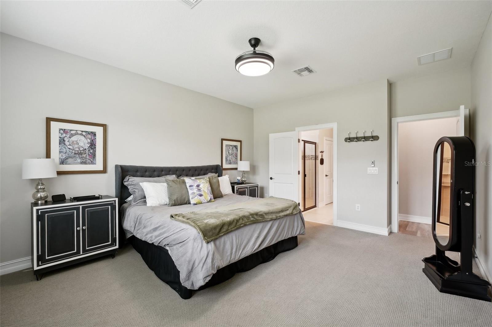Listing photo id 15 for 10736 Whitland Grove Drive