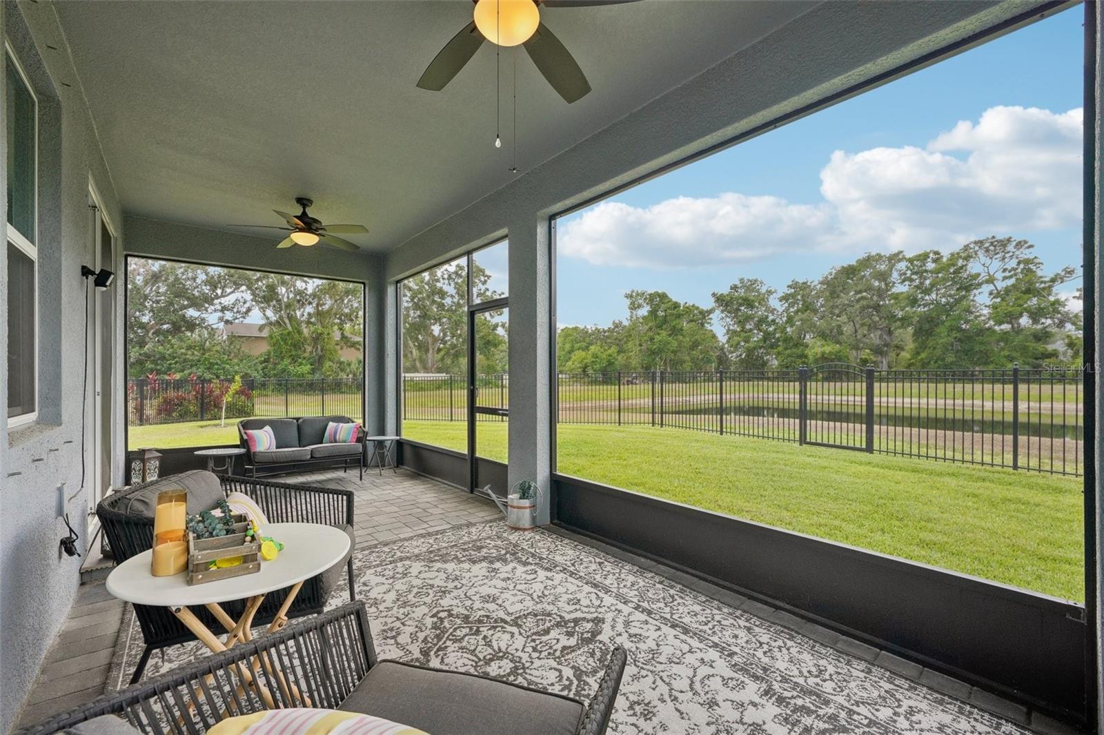 Listing photo id 33 for 10736 Whitland Grove Drive