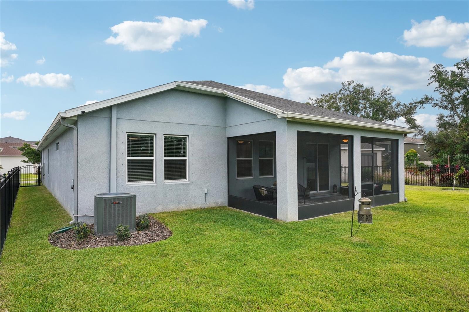 Listing photo id 34 for 10736 Whitland Grove Drive