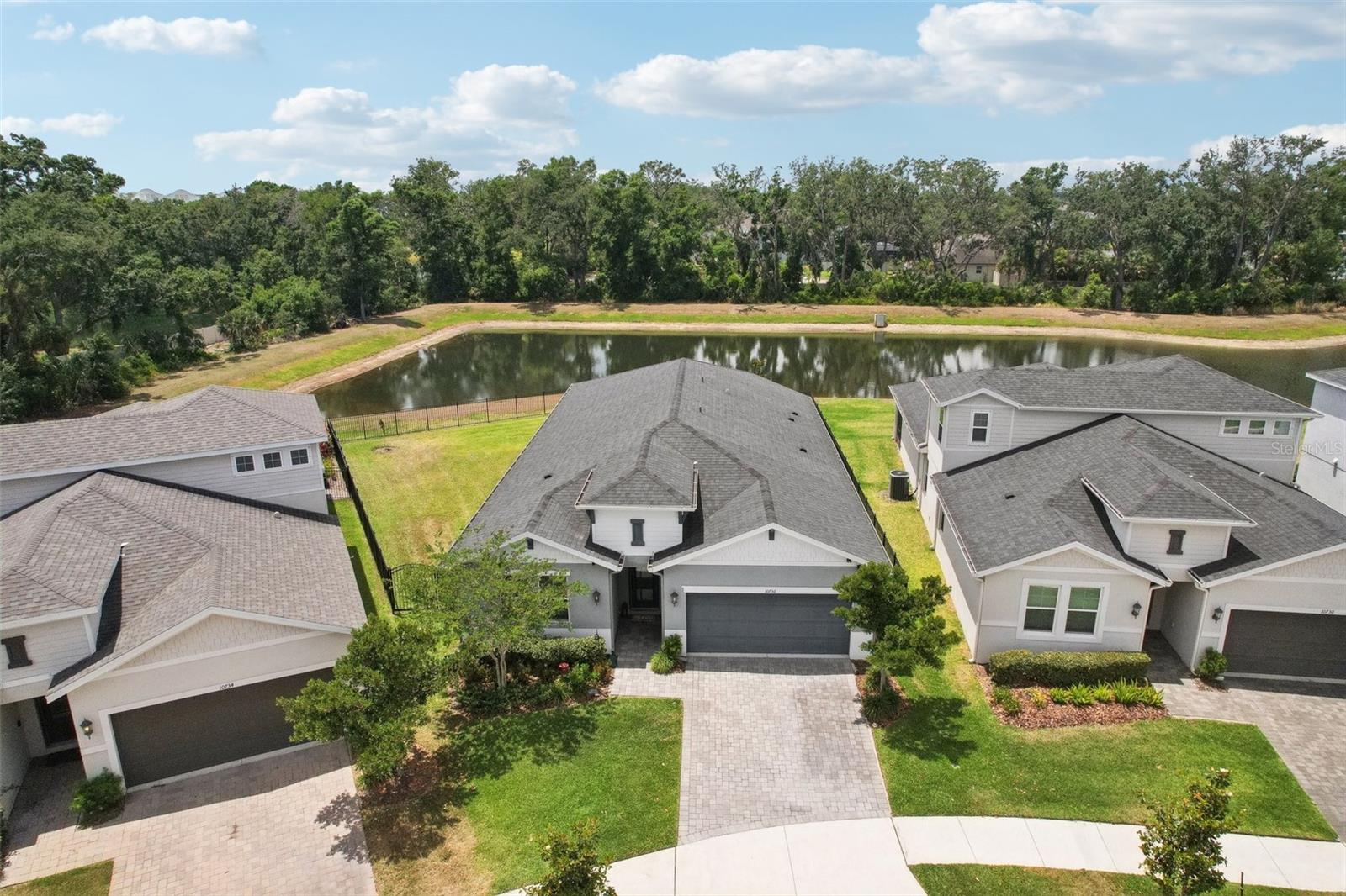 Listing photo id 39 for 10736 Whitland Grove Drive
