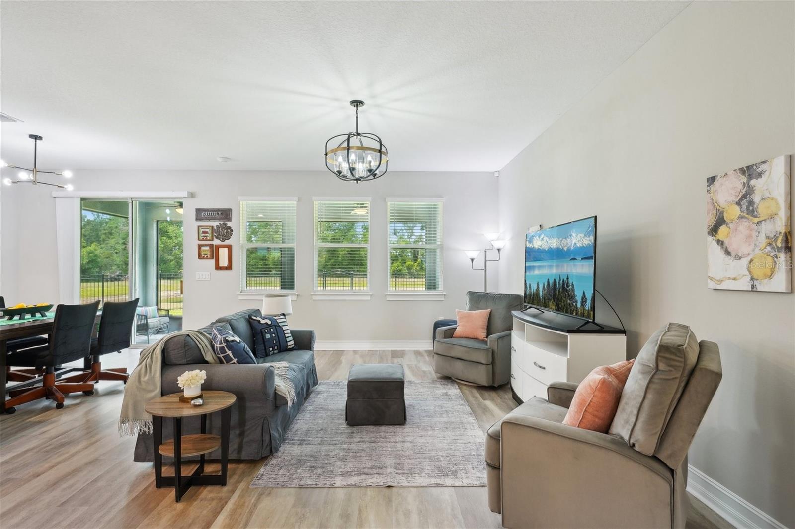 Listing photo id 7 for 10736 Whitland Grove Drive