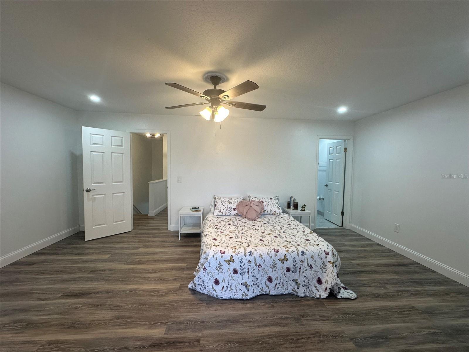 Listing photo id 24 for 4022 Cortez Drive A