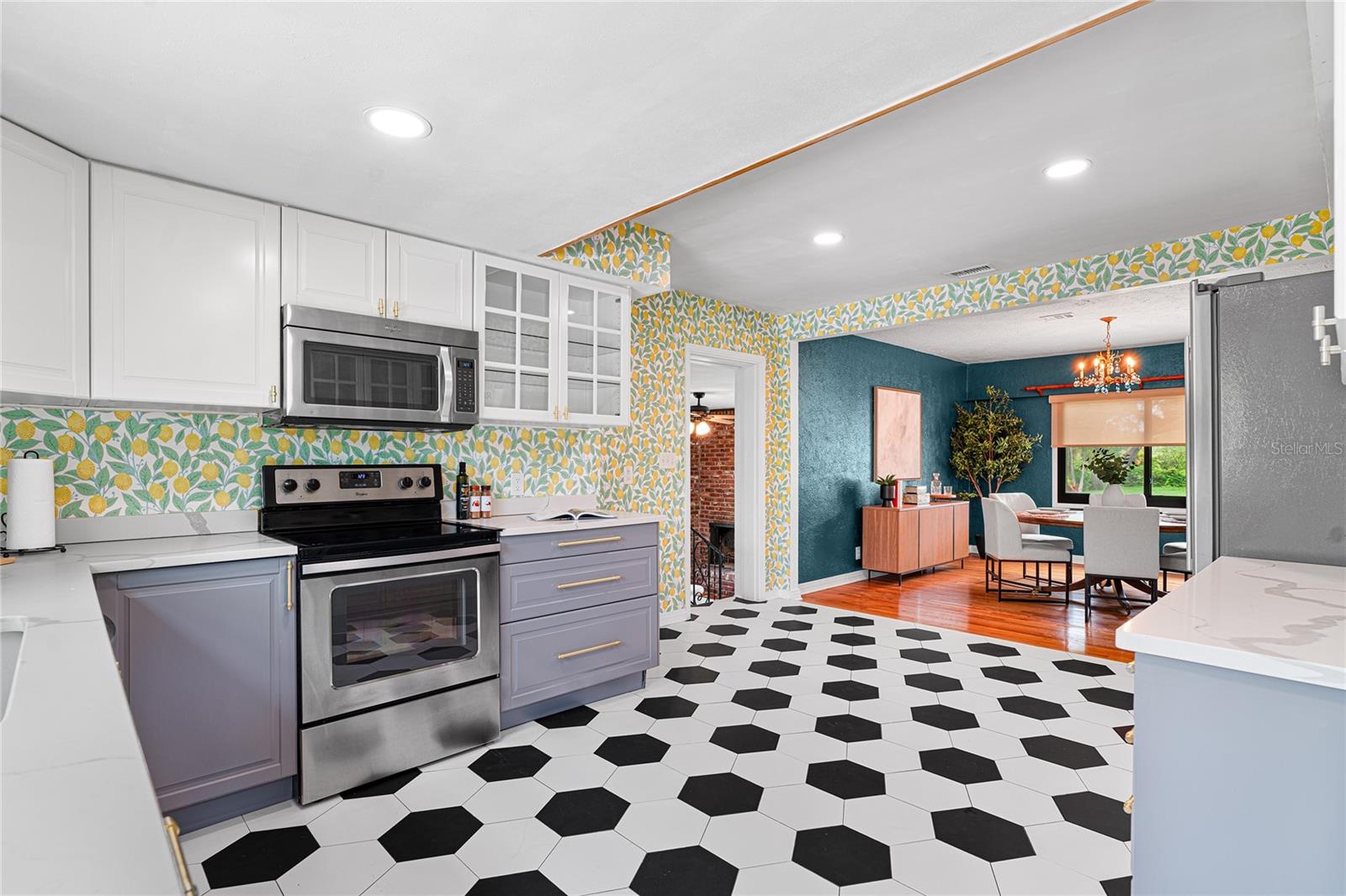 Listing photo id 12 for 1016 Kentucky Avenue