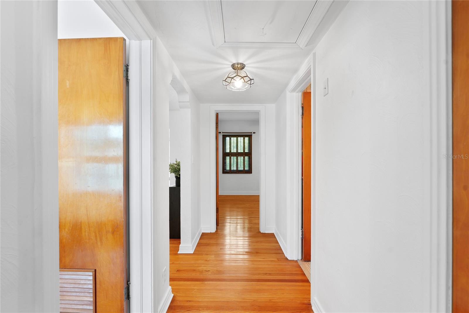 Listing photo id 31 for 1016 Kentucky Avenue