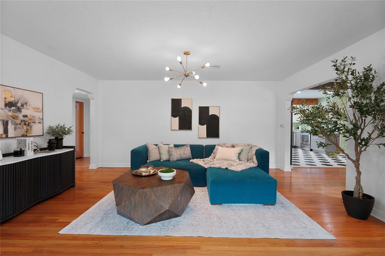 Listing photo id 5 for 1016 Kentucky Avenue