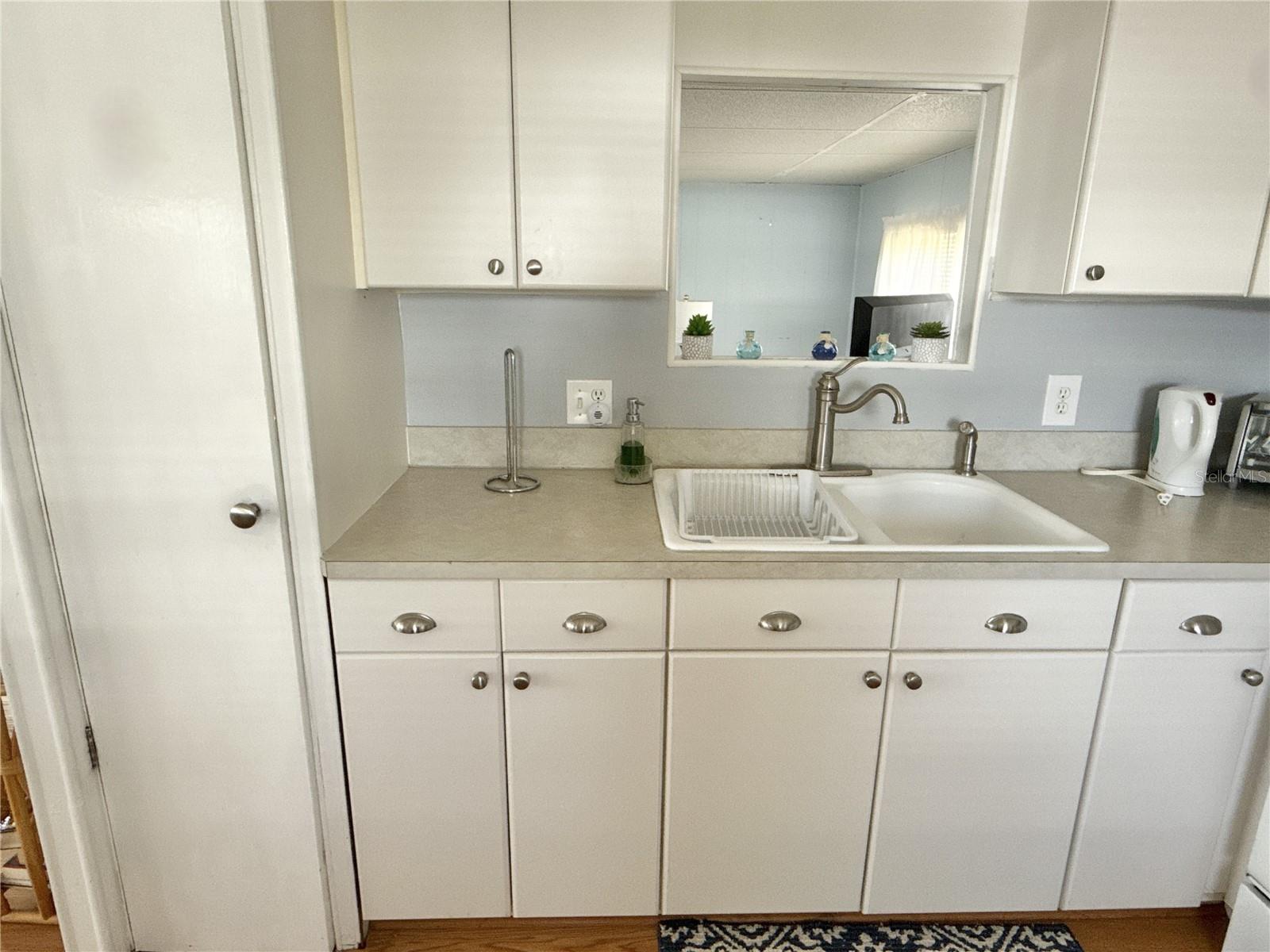 Listing photo id 3 for 7158 Mount Bristol Boulevard Ne 456