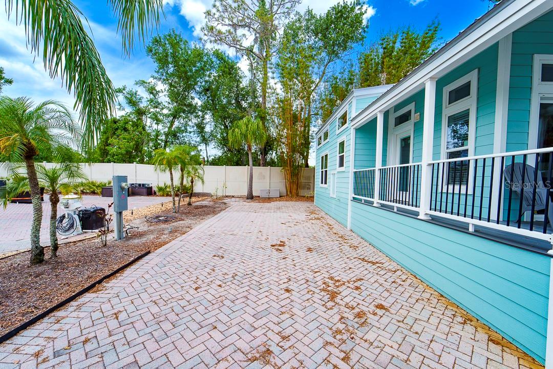 Image 16 of 64 For 6853 Amanda Vista Circle