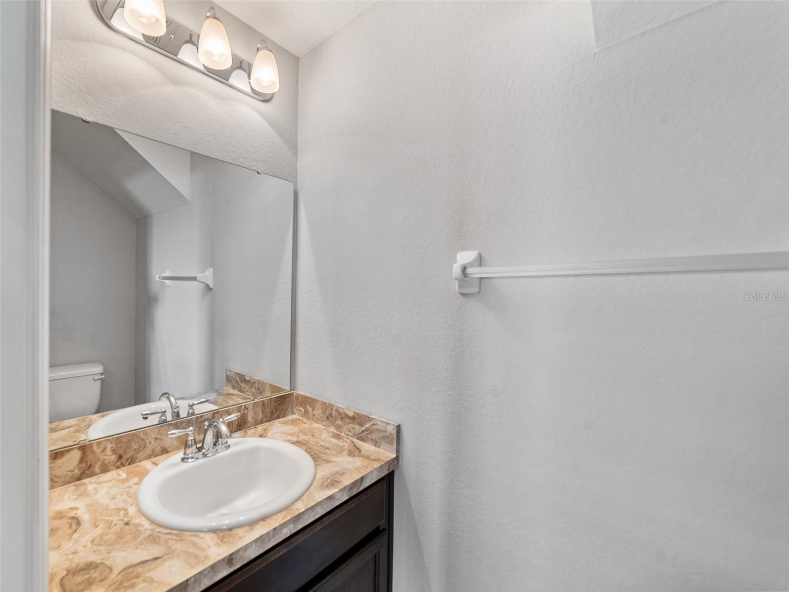 Image 10 of 30 For 10436 Rivercrest Drive