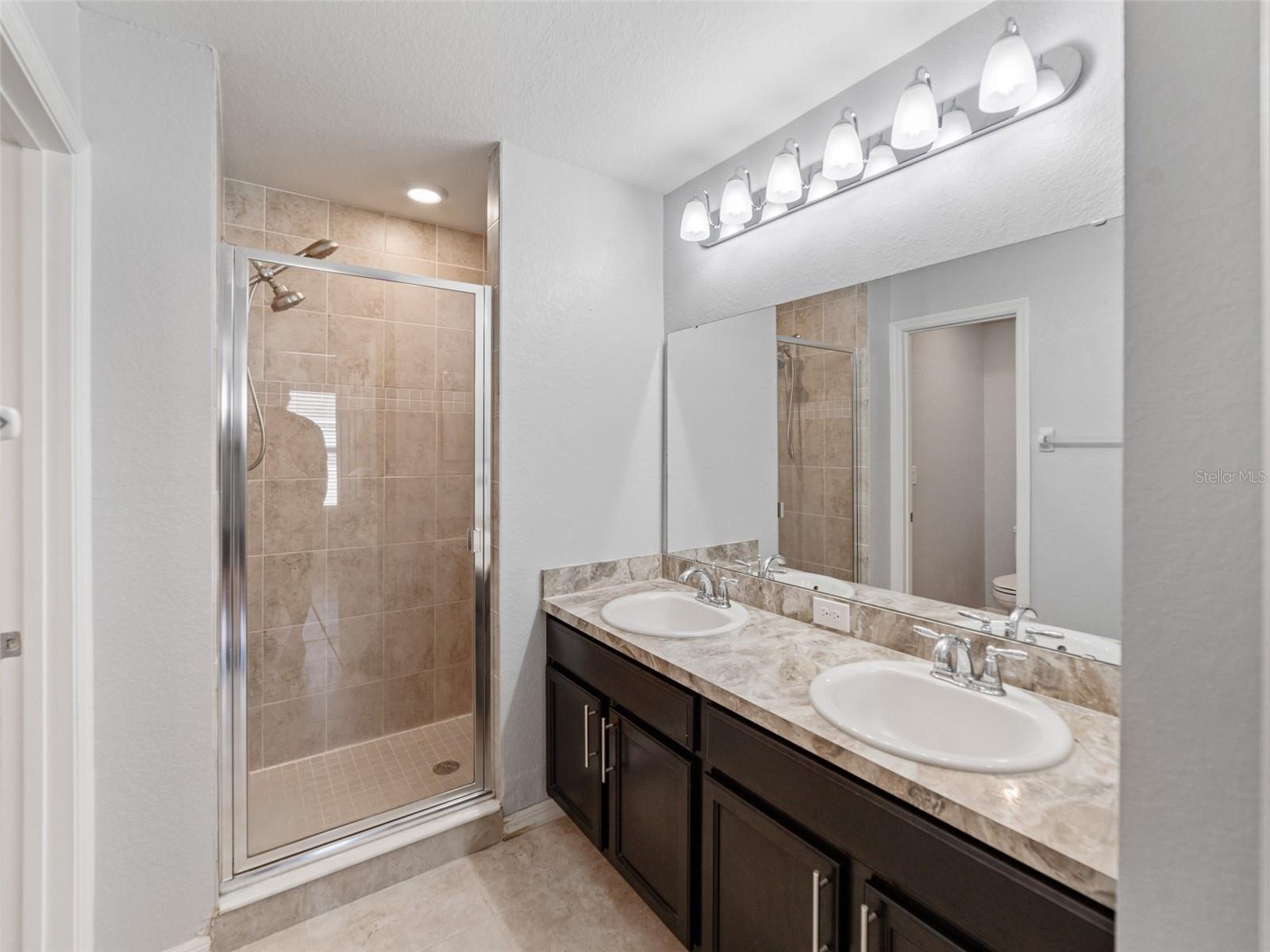 Image 13 of 30 For 10436 Rivercrest Drive