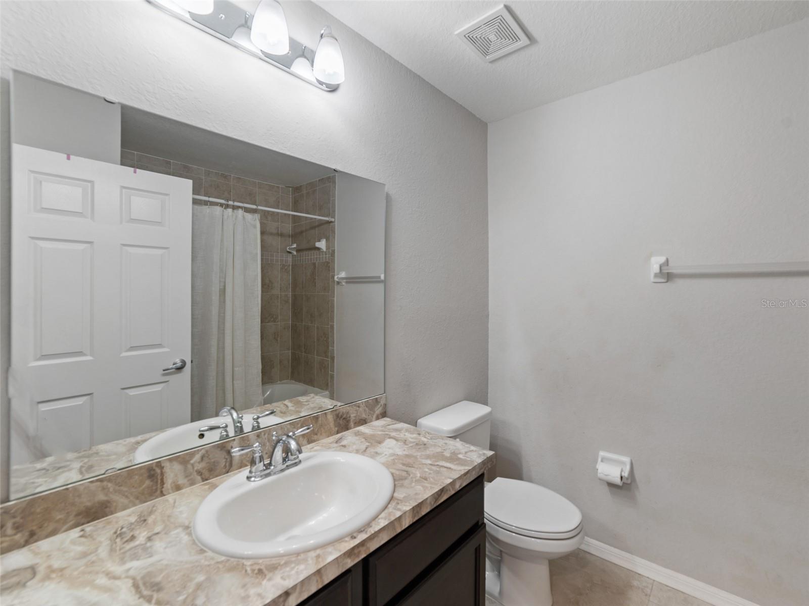 Image 17 of 30 For 10436 Rivercrest Drive