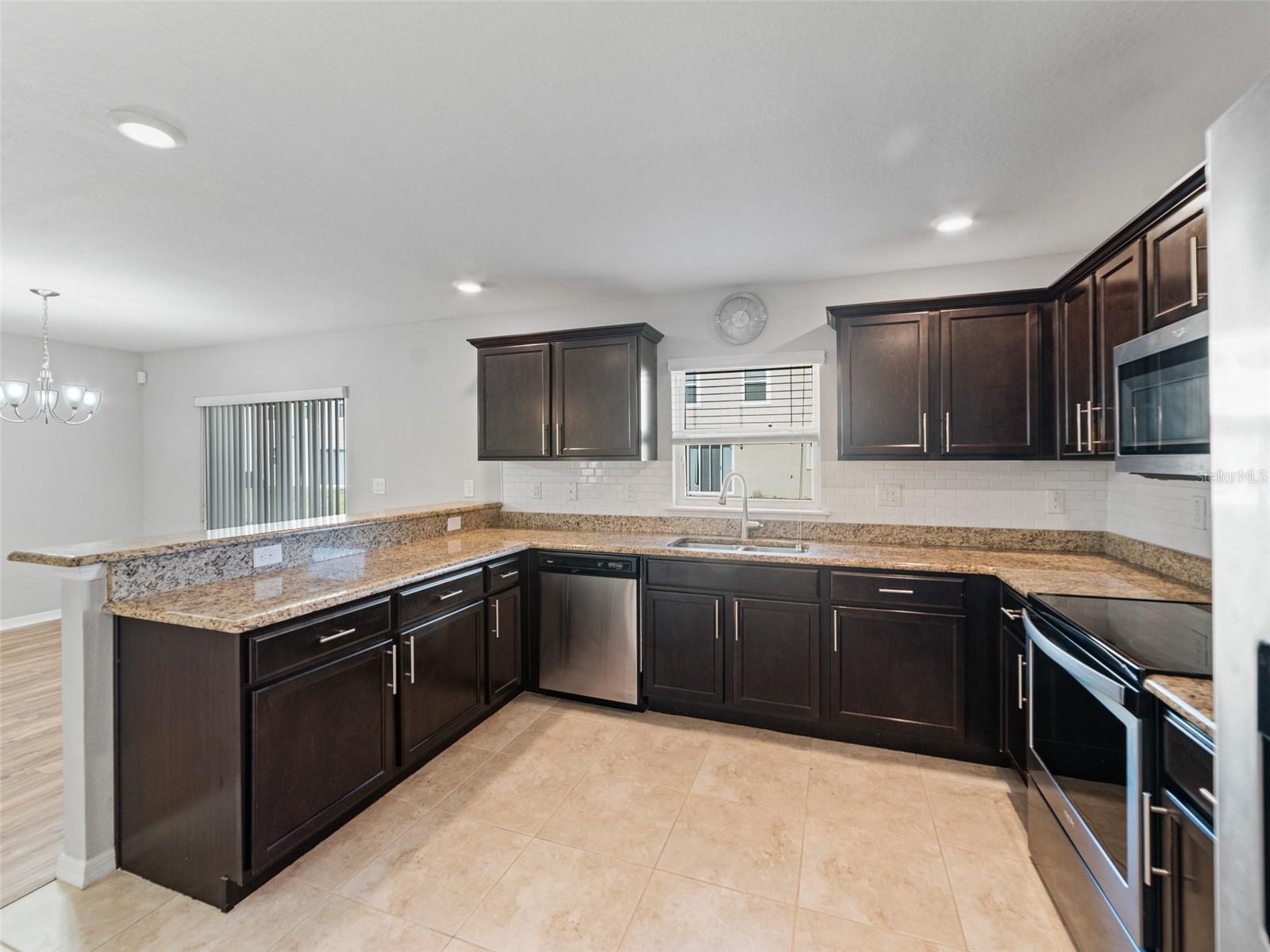 Image 9 of 30 For 10436 Rivercrest Drive