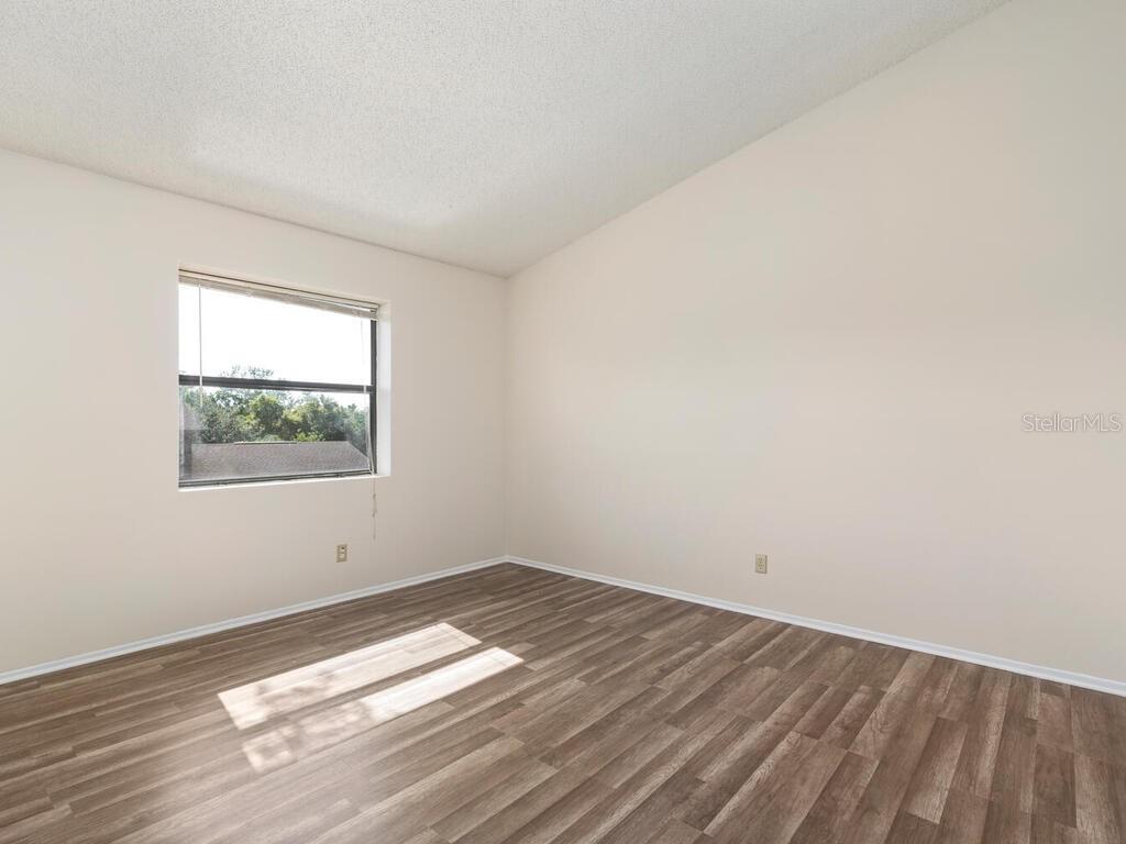 Image 12 of 20 For 533 Curlew Place 533