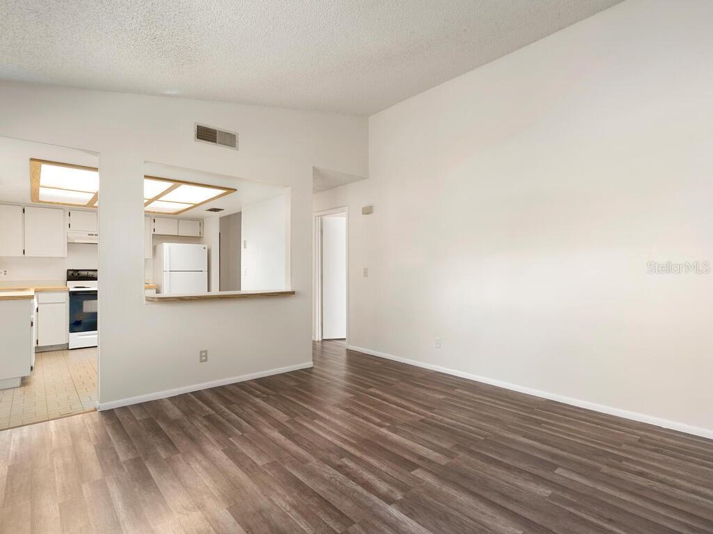 Image 5 of 20 For 533 Curlew Place 533