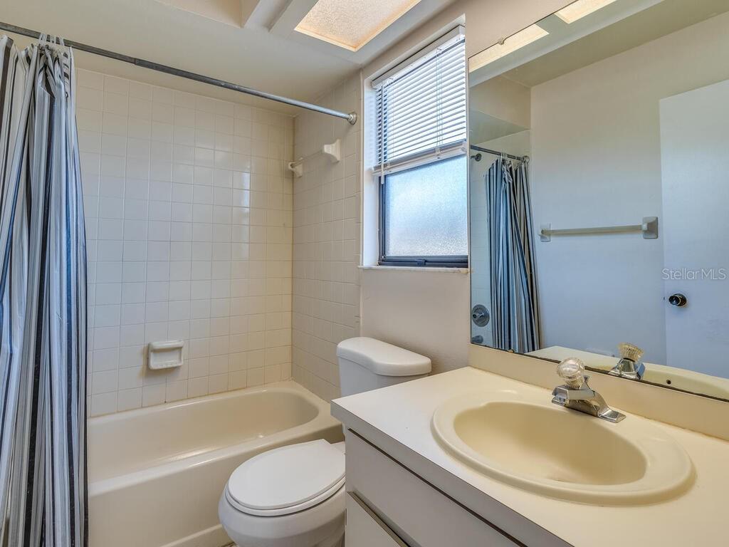 Image 9 of 20 For 533 Curlew Place 533