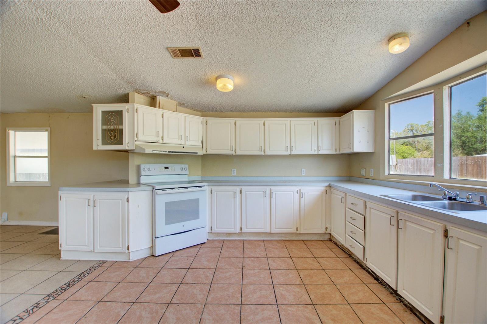 Image 14 of 39 For 11940 Terra Ceia Avenue