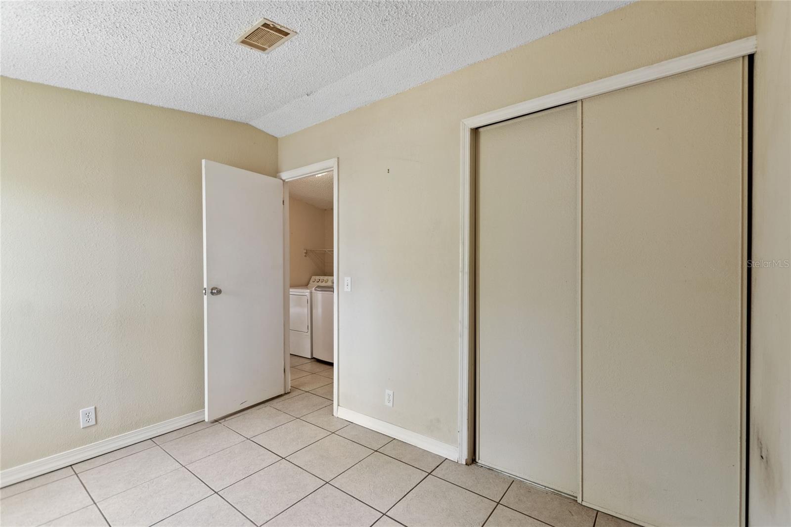 Image 18 of 39 For 11940 Terra Ceia Avenue