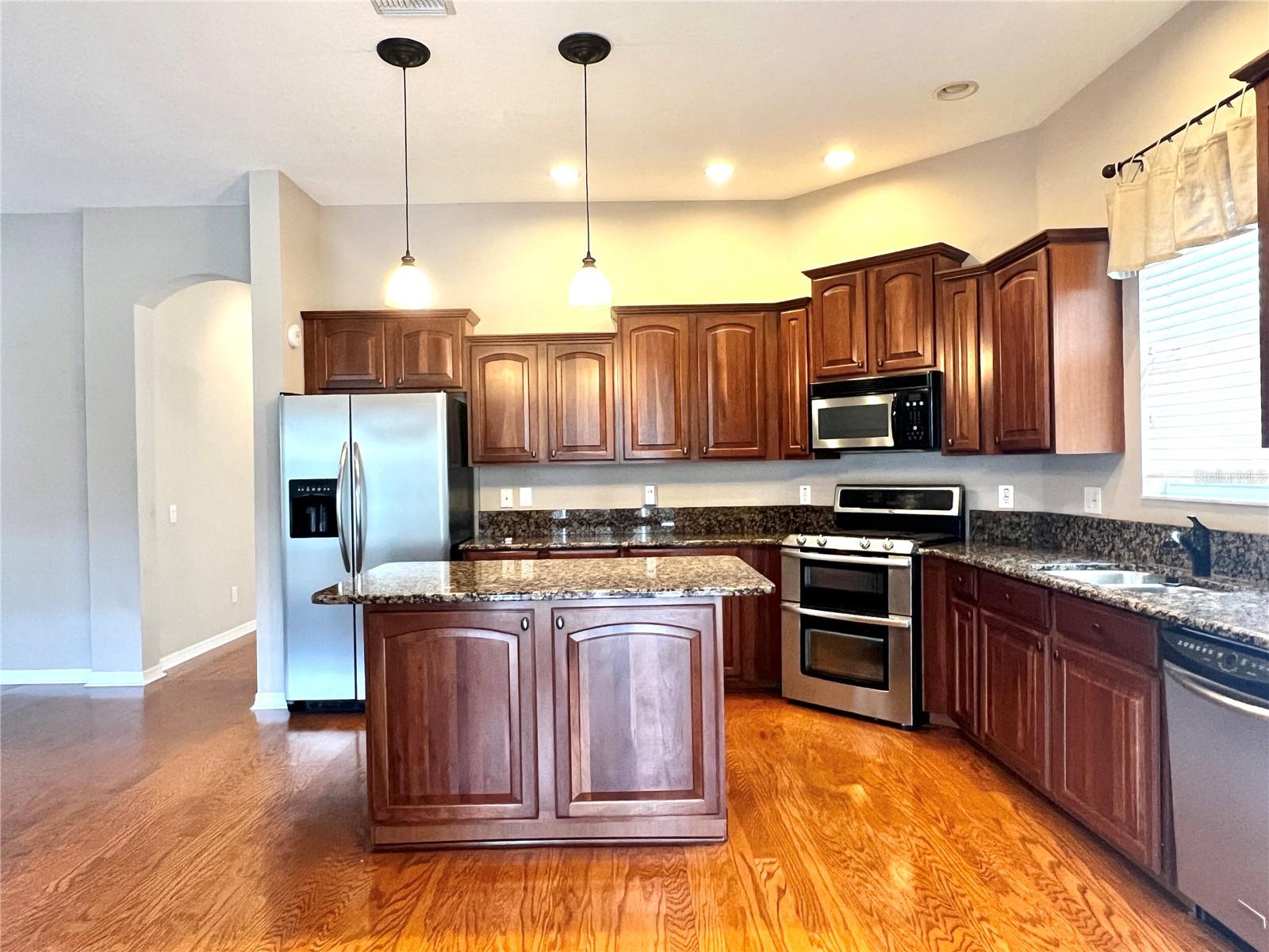 Image 10 of 45 For 9524 Greenpointe Drive