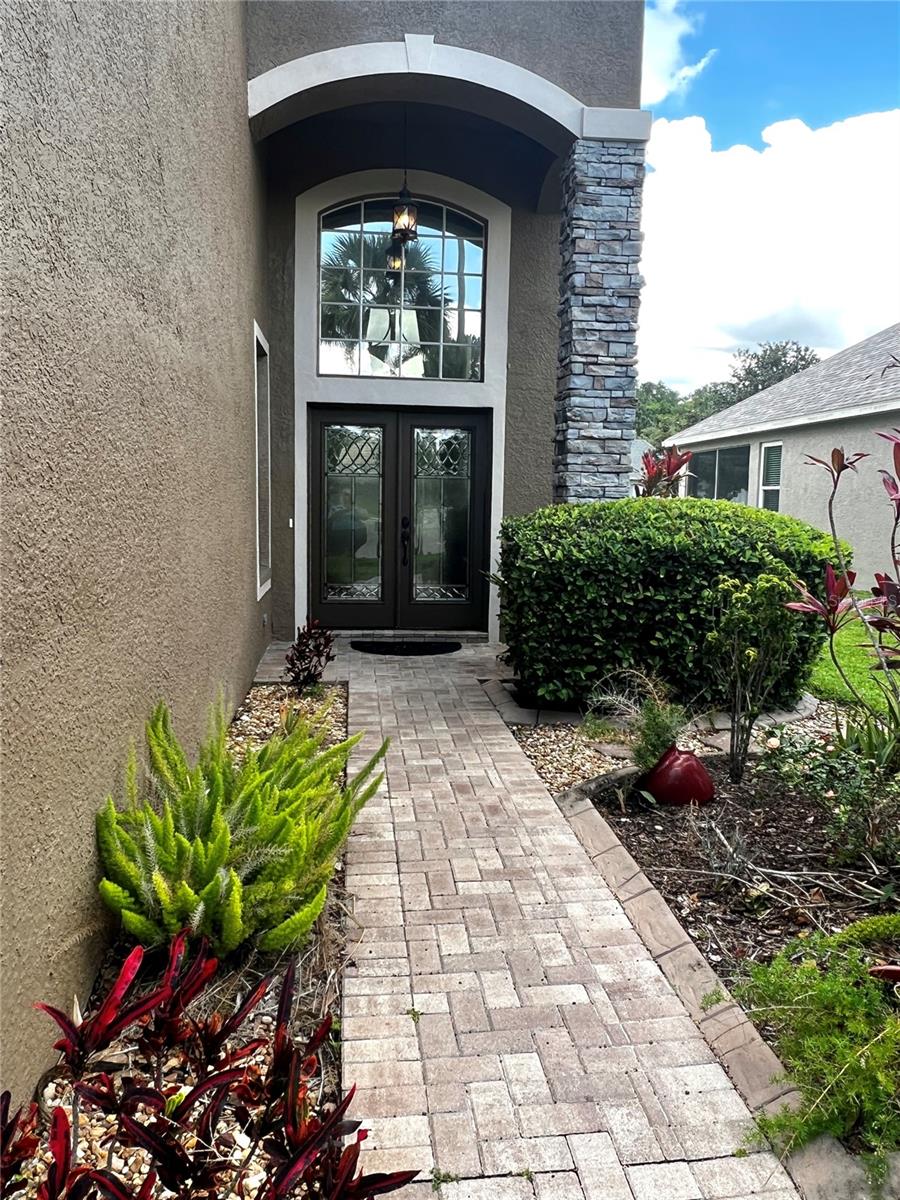 Image 3 of 45 For 9524 Greenpointe Drive