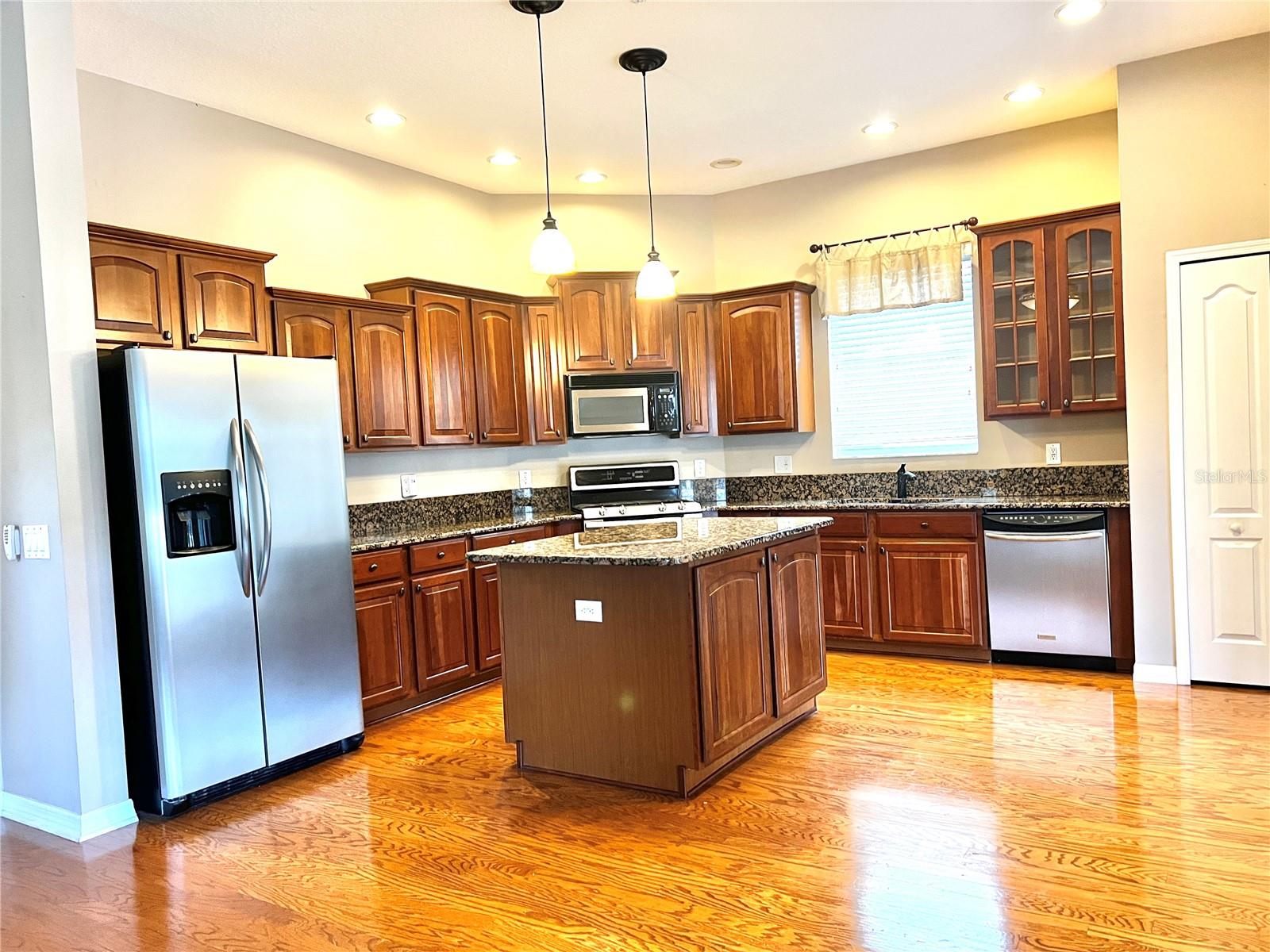Image 7 of 45 For 9524 Greenpointe Drive