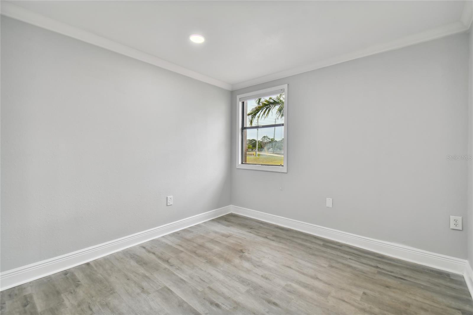 Image 11 of 49 For 21859 State Road 54