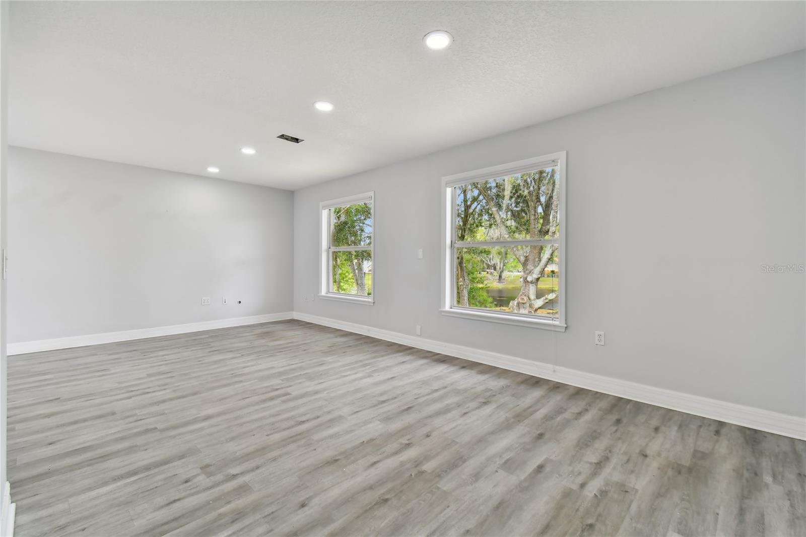 Image 37 of 49 For 21859 State Road 54
