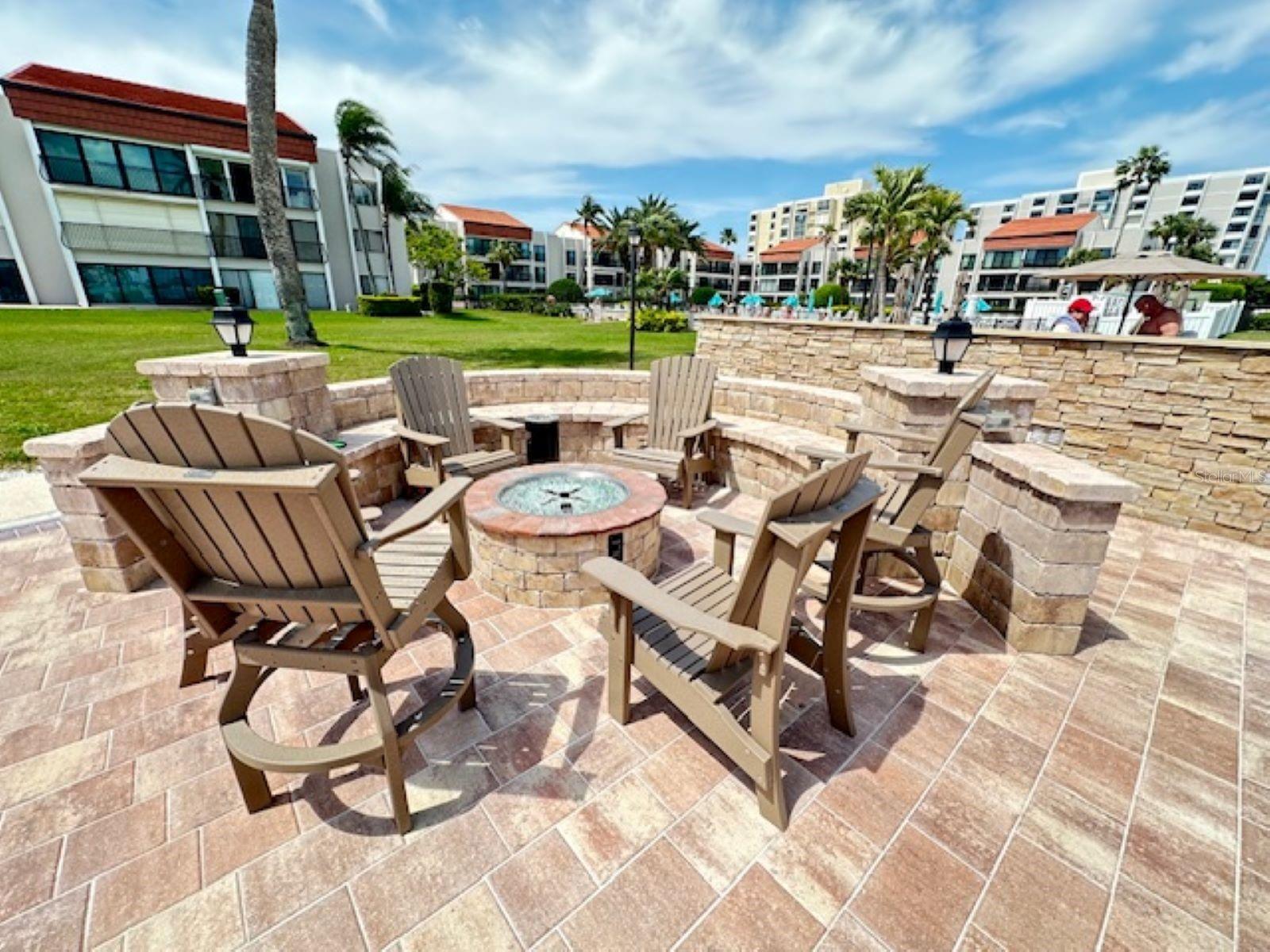 Image 19 of 44 For 845 Gulfview Boulevard 107