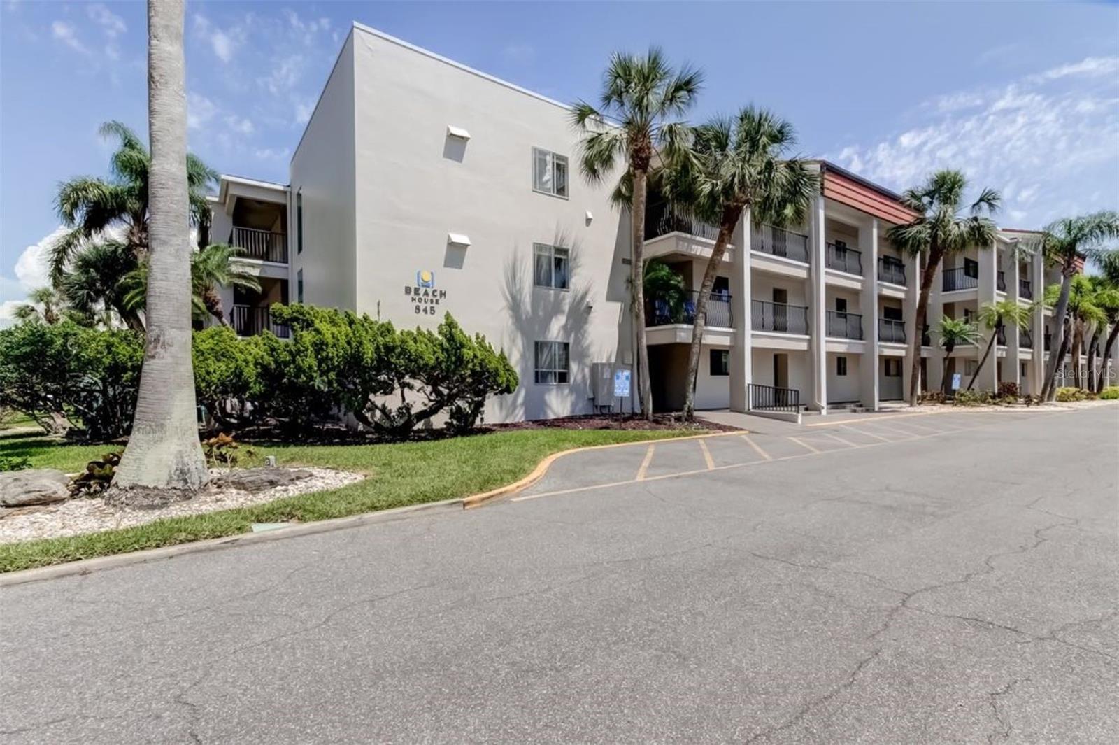 Image 2 of 44 For 845 Gulfview Boulevard 107