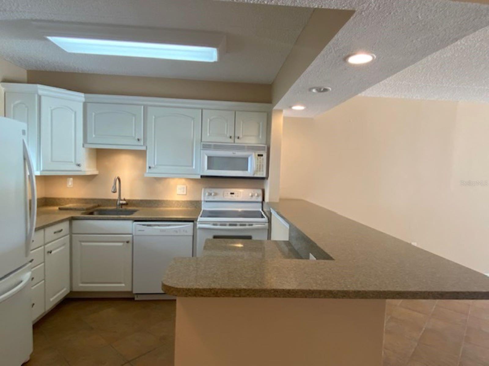 Image 3 of 44 For 845 Gulfview Boulevard 107