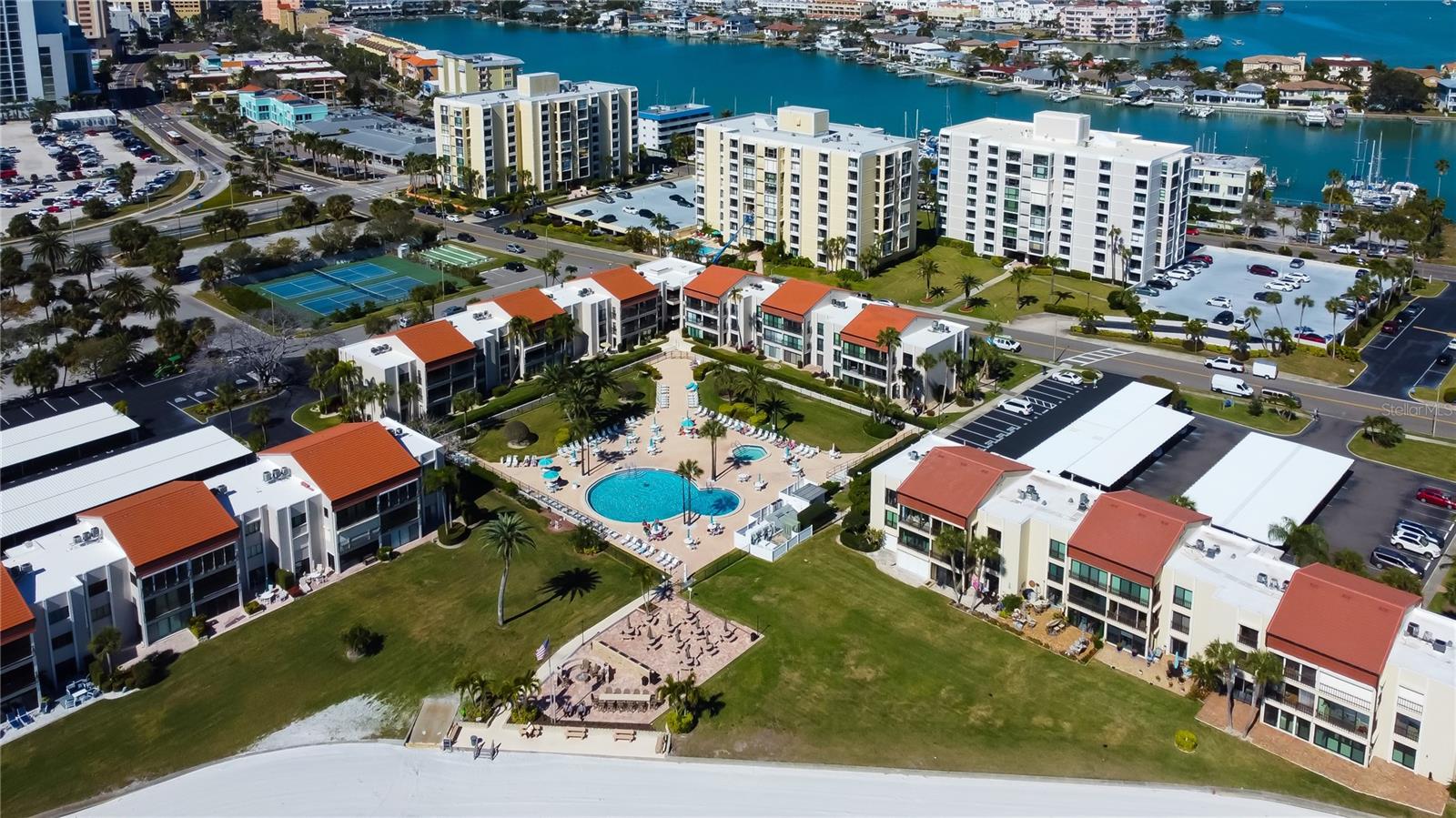 Image 32 of 44 For 845 Gulfview Boulevard 107