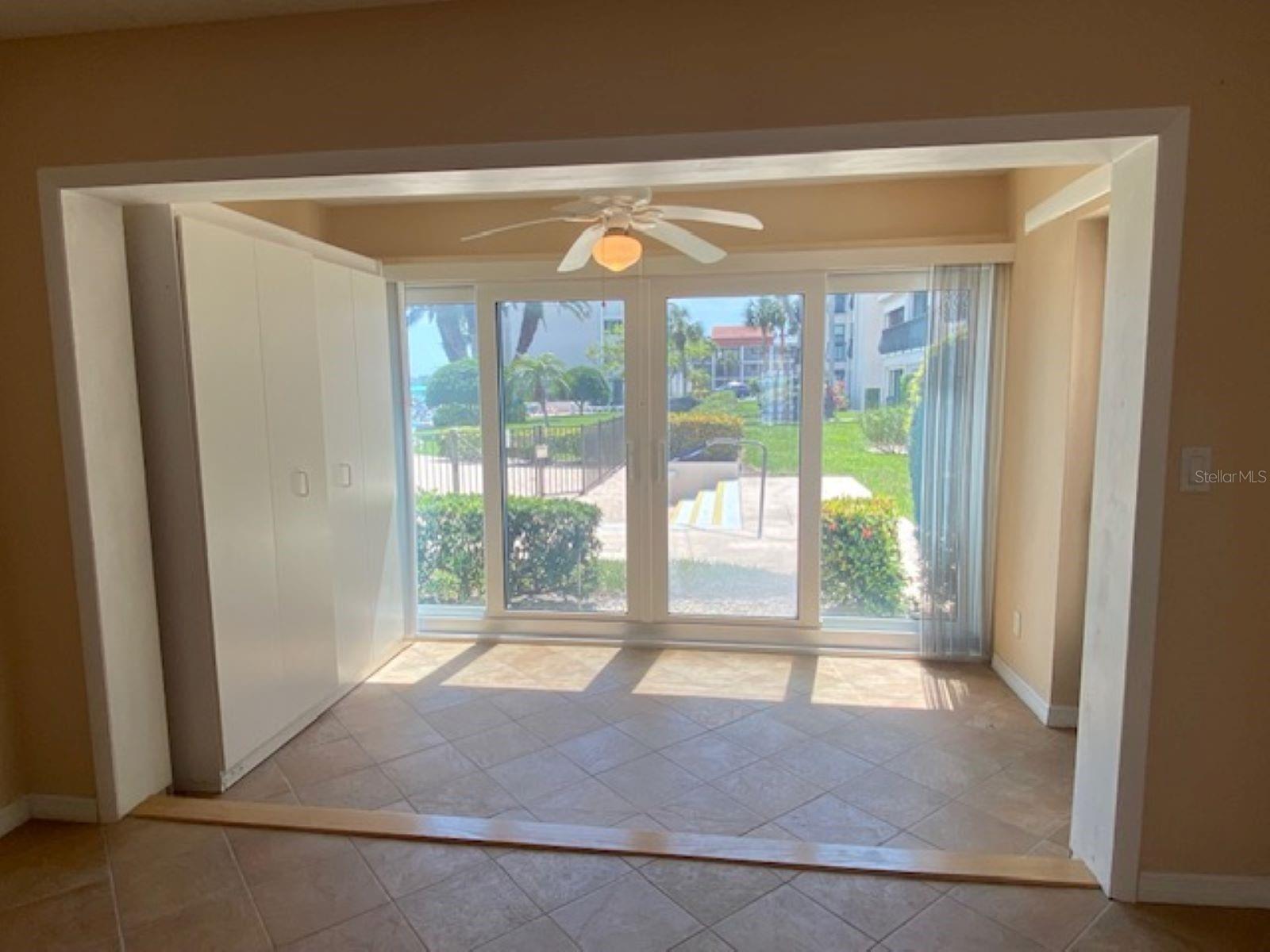Image 9 of 44 For 845 Gulfview Boulevard 107