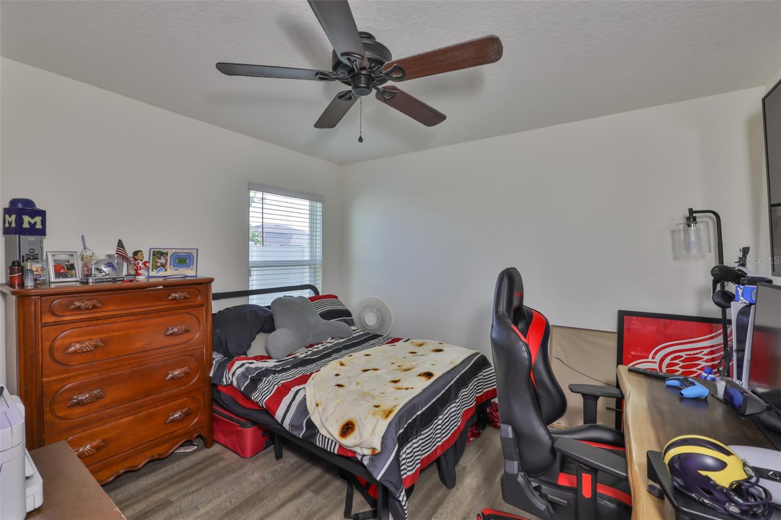 Image 34 of 46 For 16704 Sunburst Lake Street