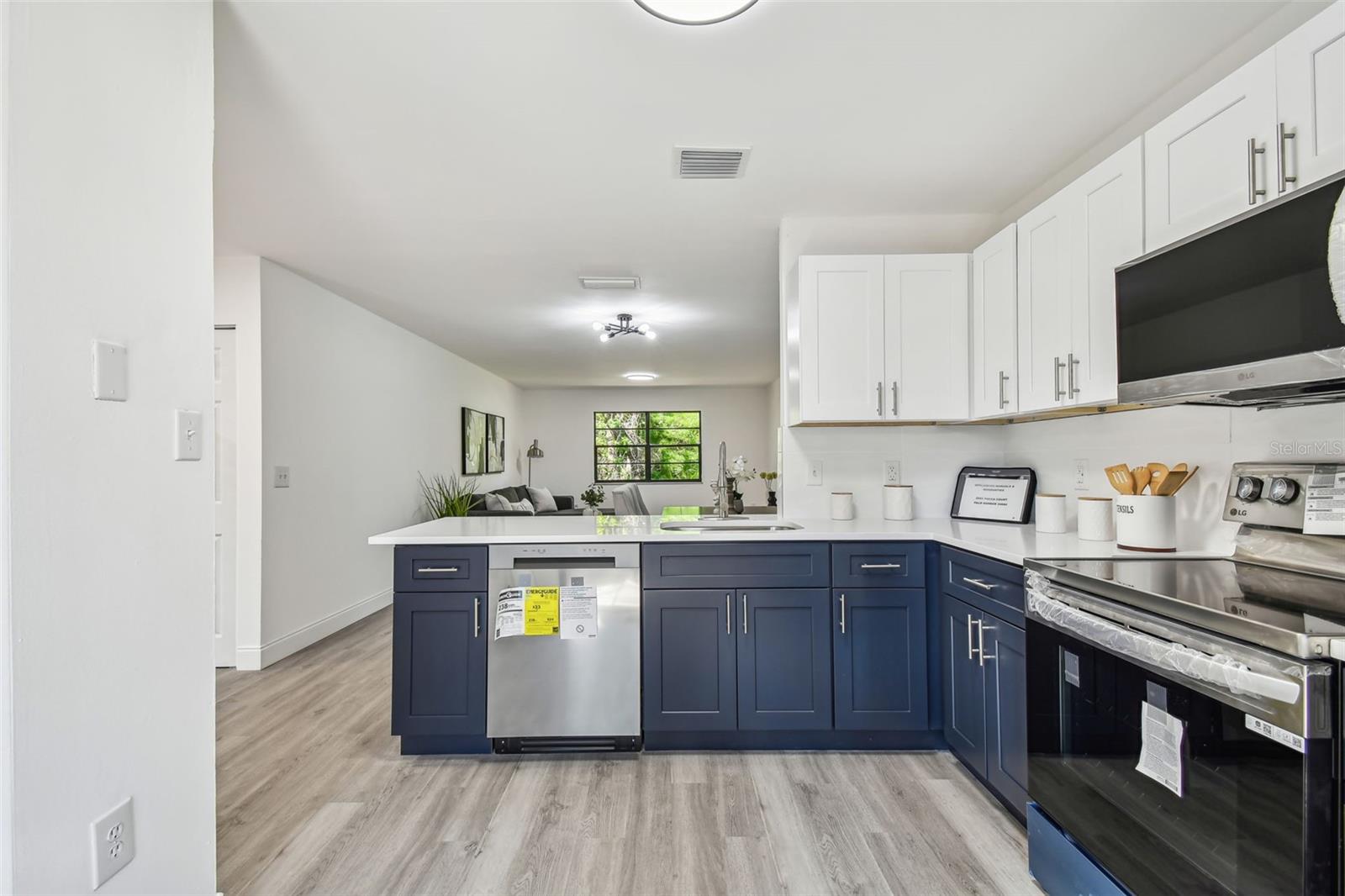 Image 16 of 65 For 2953 Yucca Court