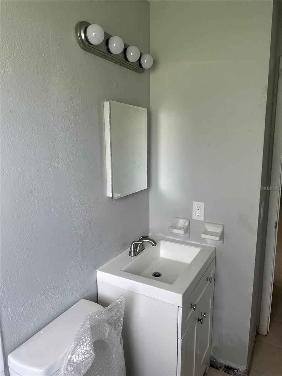 Image 14 of 17 For 520 Avenue B #a-b
