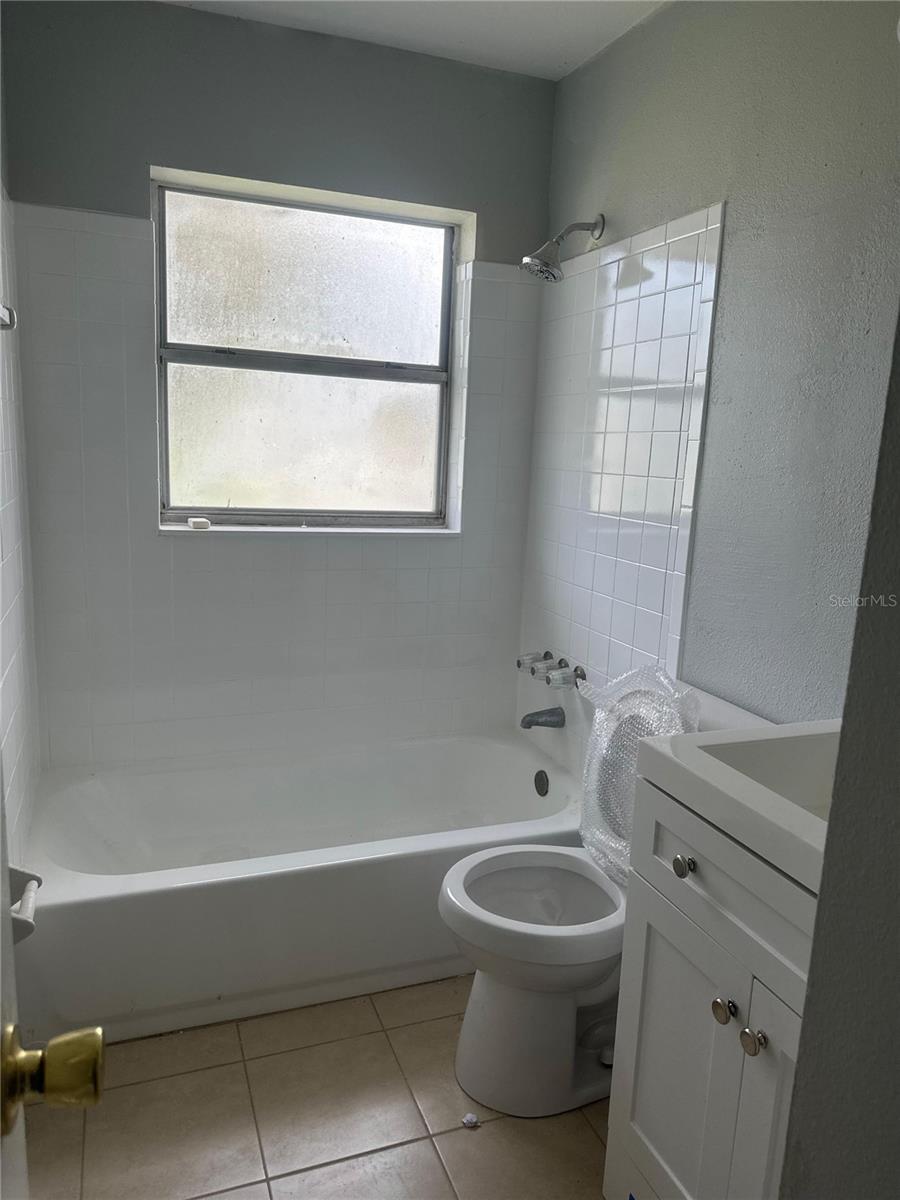 Image 15 of 17 For 520 Avenue B #a-b