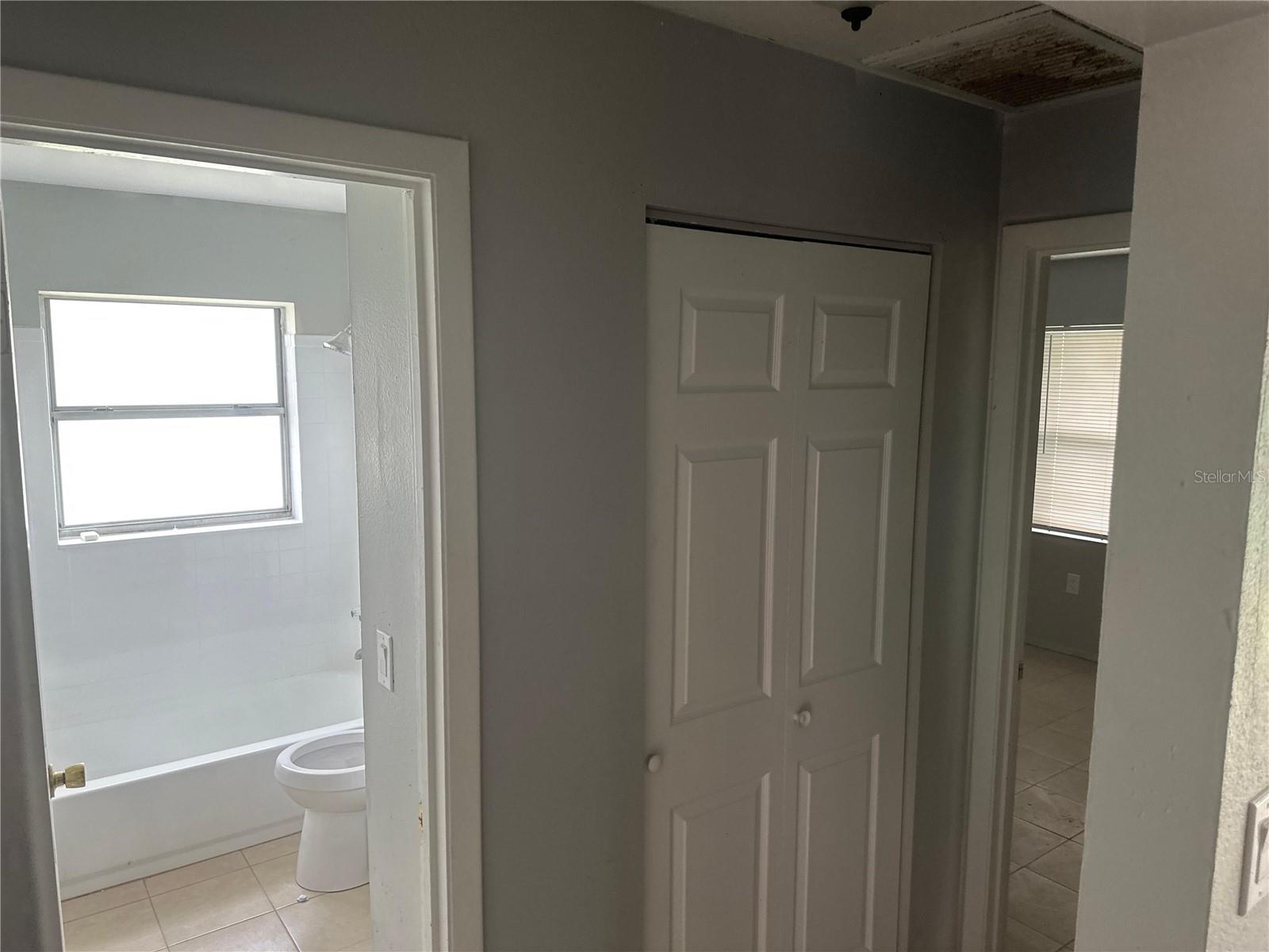 Image 9 of 17 For 520 Avenue B #a-b