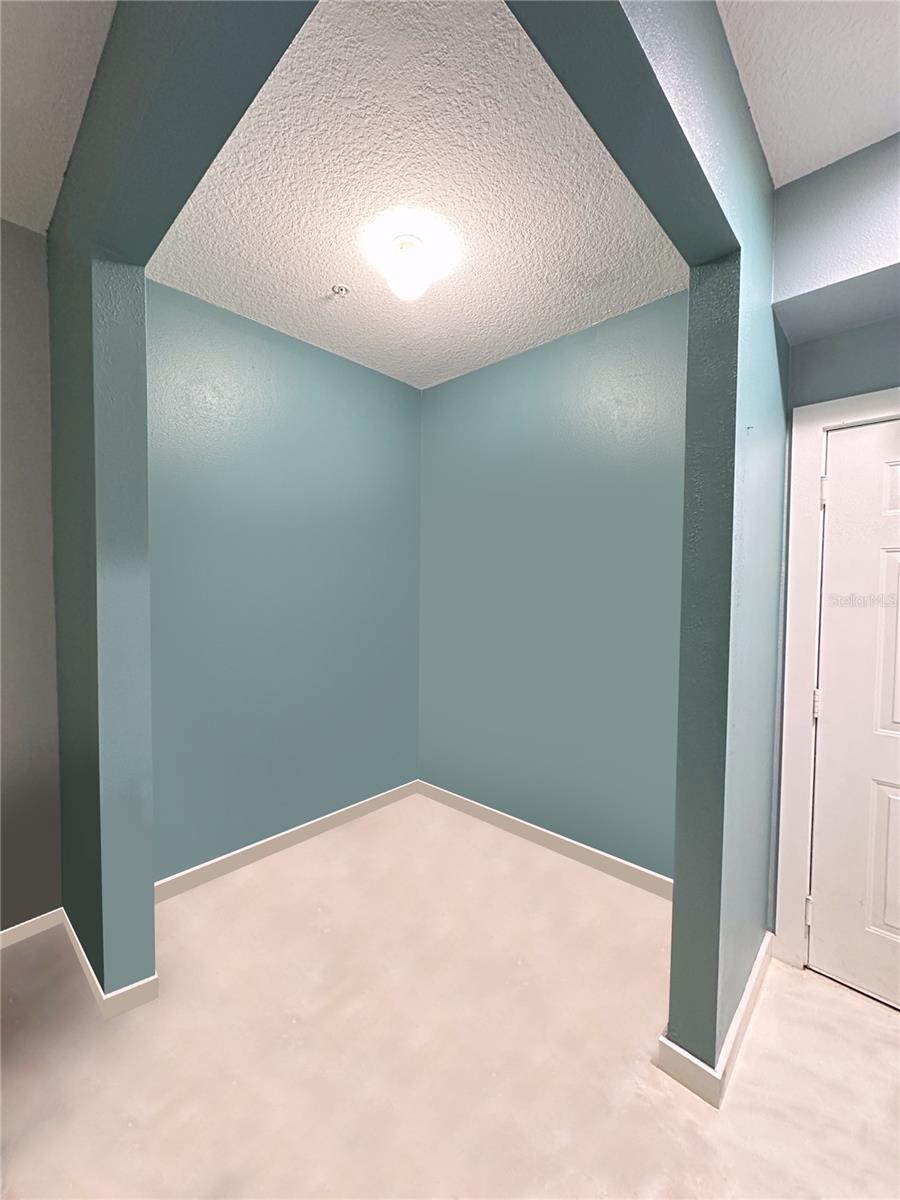 Image 5 of 24 For 1810 Palm Avenue 1113