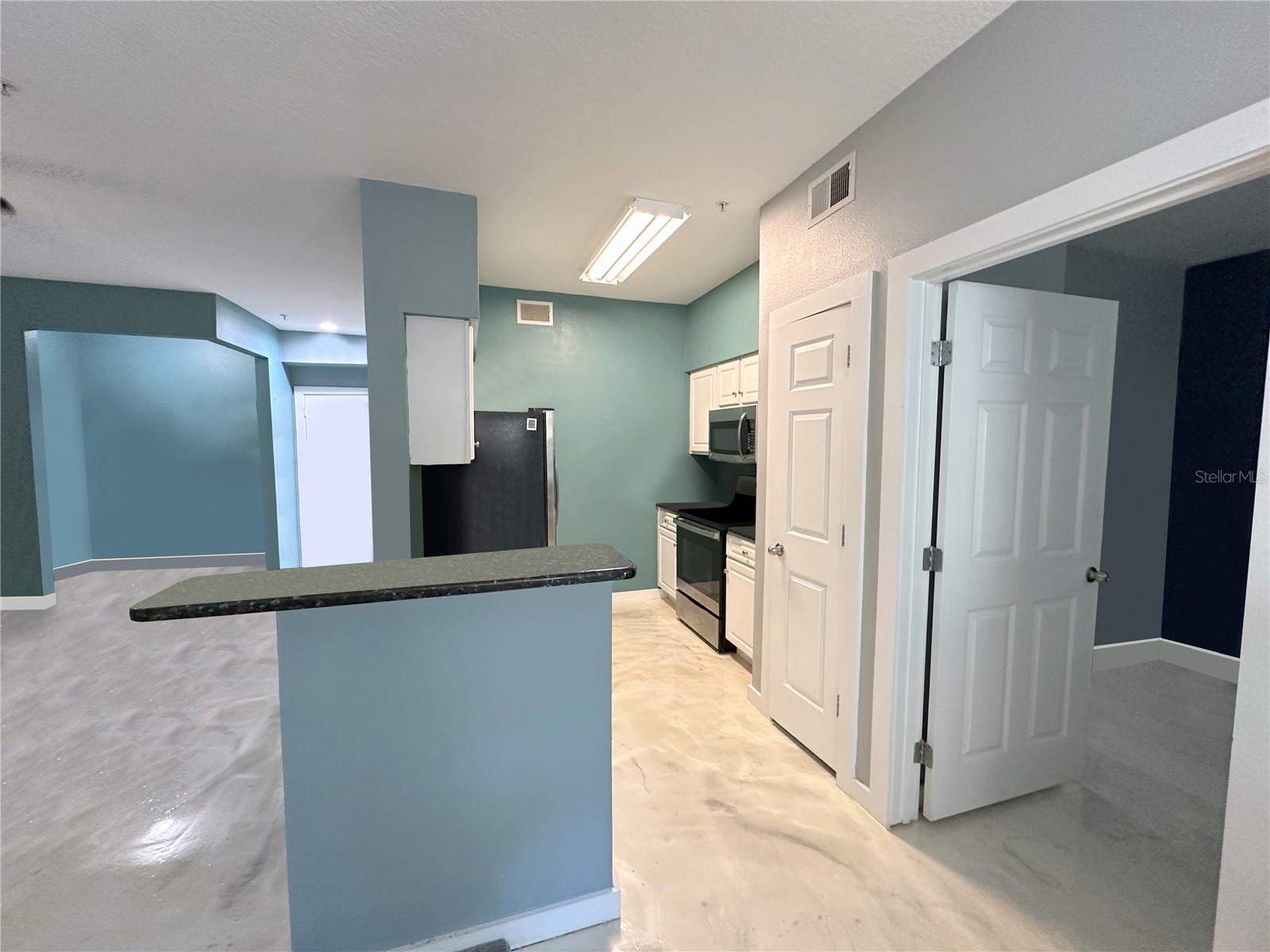Image 6 of 24 For 1810 Palm Avenue 1113